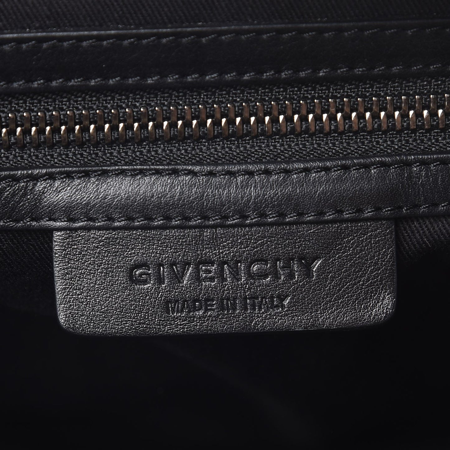 Sugar Goatskin Medium Antigona Mastic