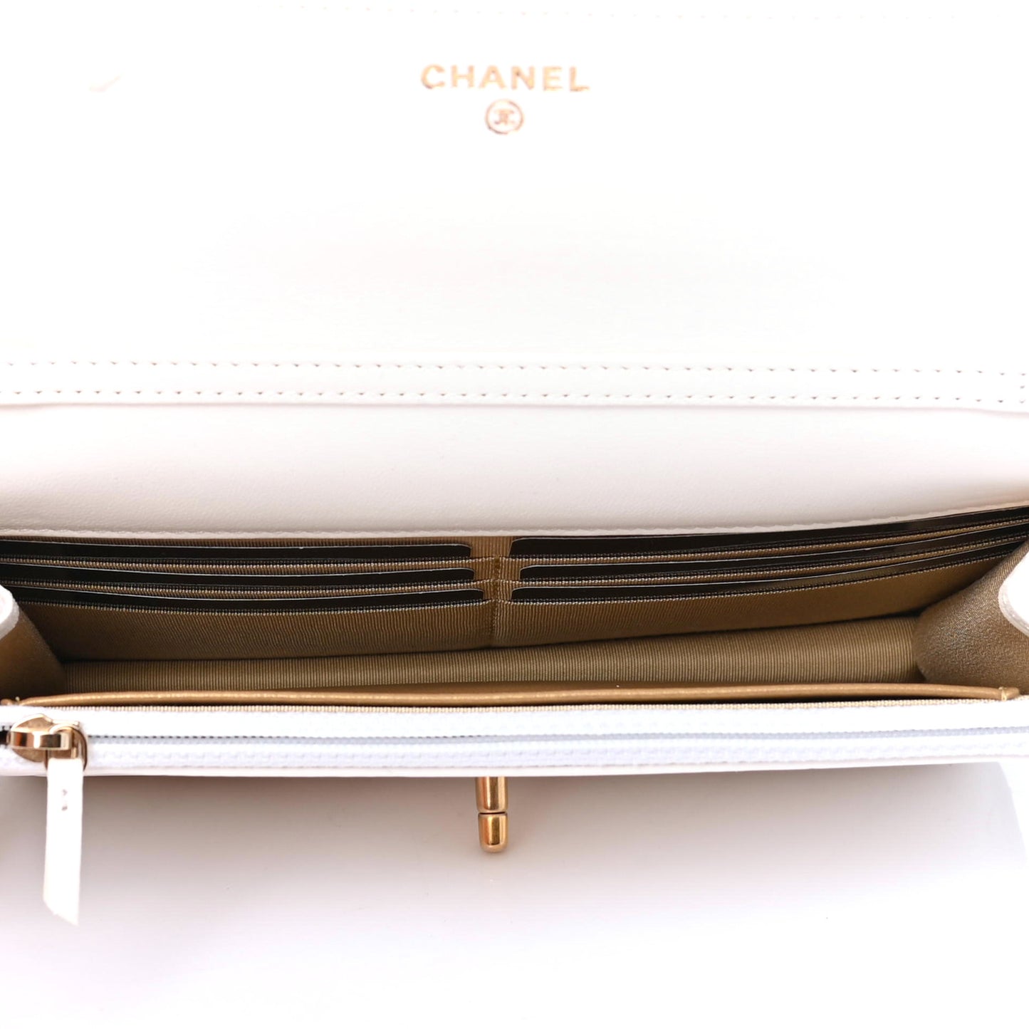 Lambskin Quilted CC Pearl Crush Wallet on Chain WOC White