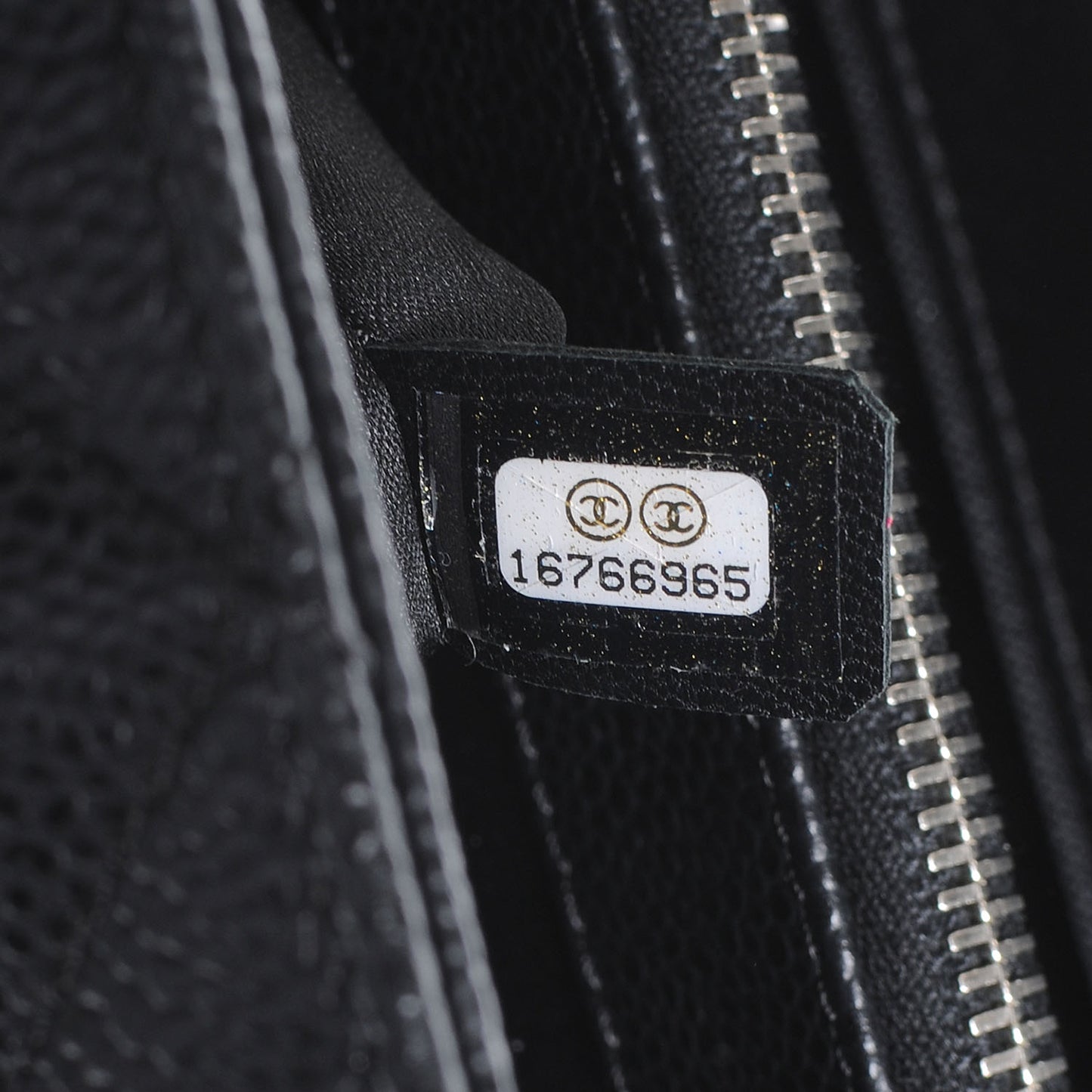 Caviar XL Grand Shopping Tote GST Black