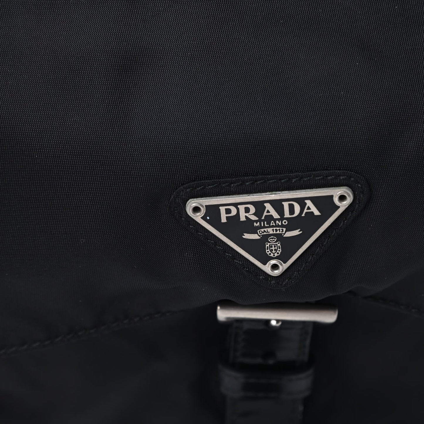 Nylon Vela Messenger Black