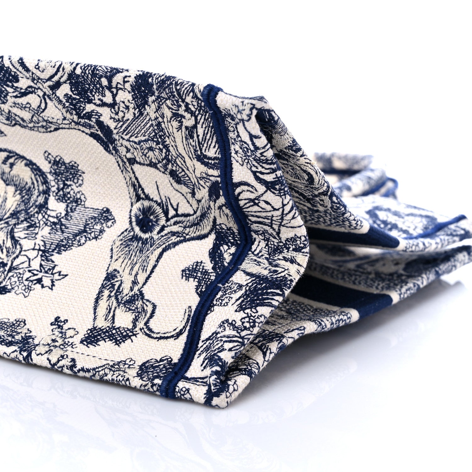 Christian Dior Canvas Embroidered Medium Dioriviera Toile De Jouy Book Tote Blue 8 of 9
