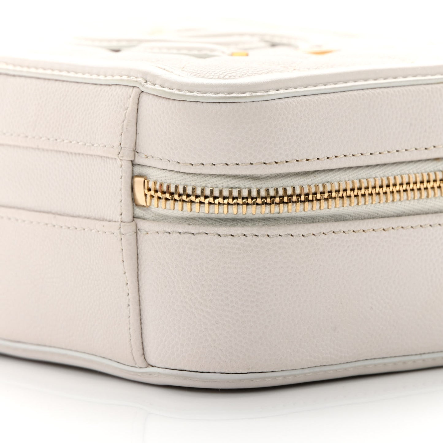 Caviar Quilted Small CC Filigree Vanity Case White