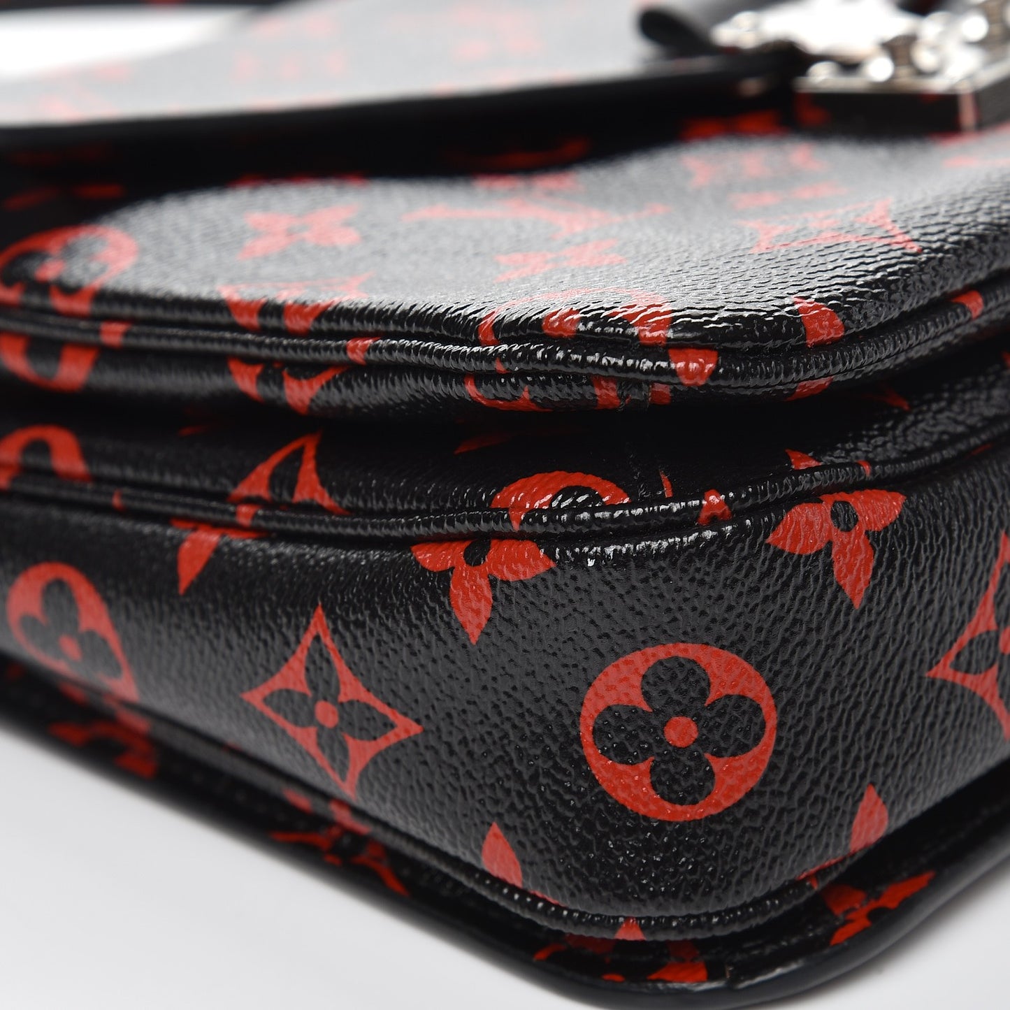 Monogram Infrarouge Pochette Metis