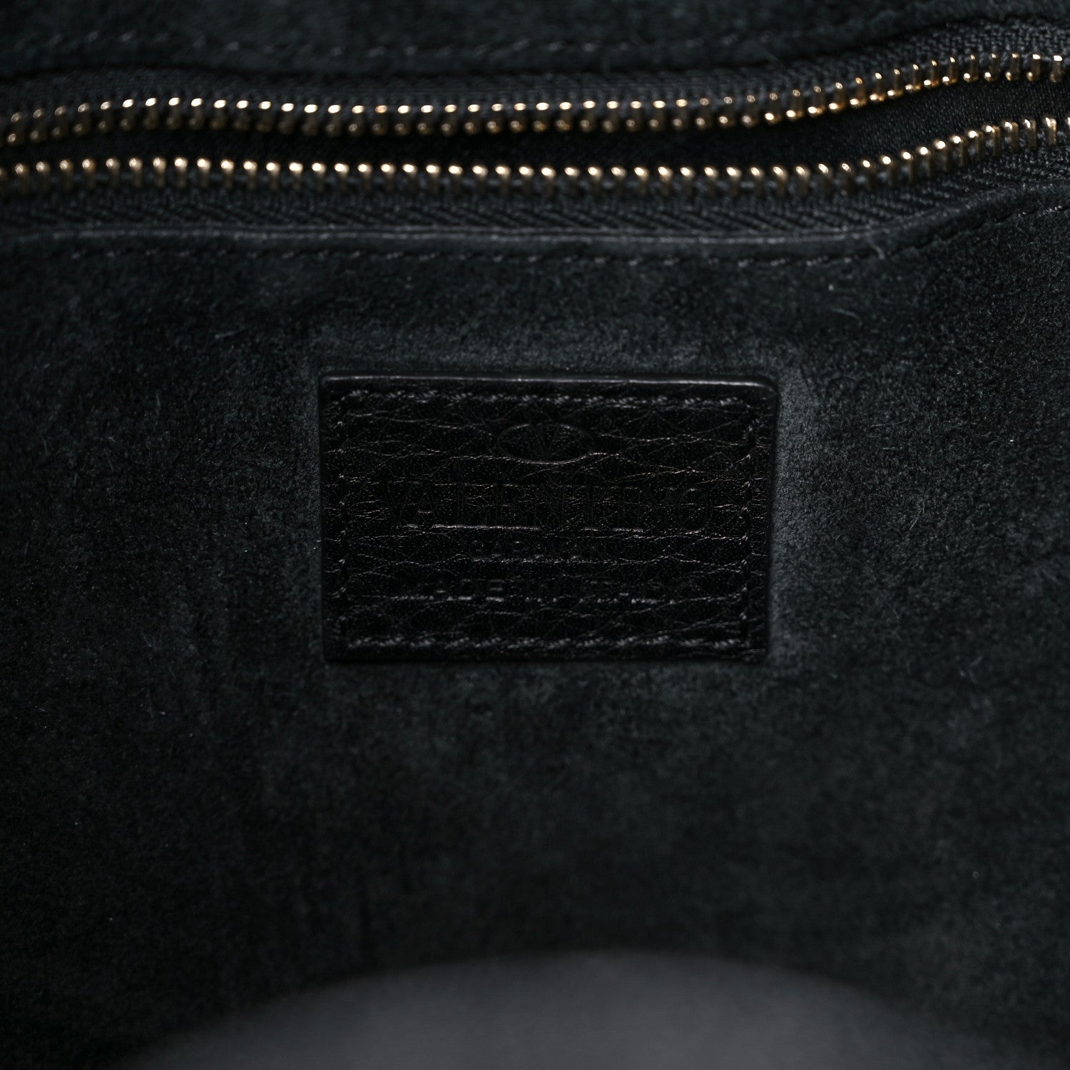 Valentino Garavani Grained Calfskin Rockstud Bucket Bag Black 6 of 15