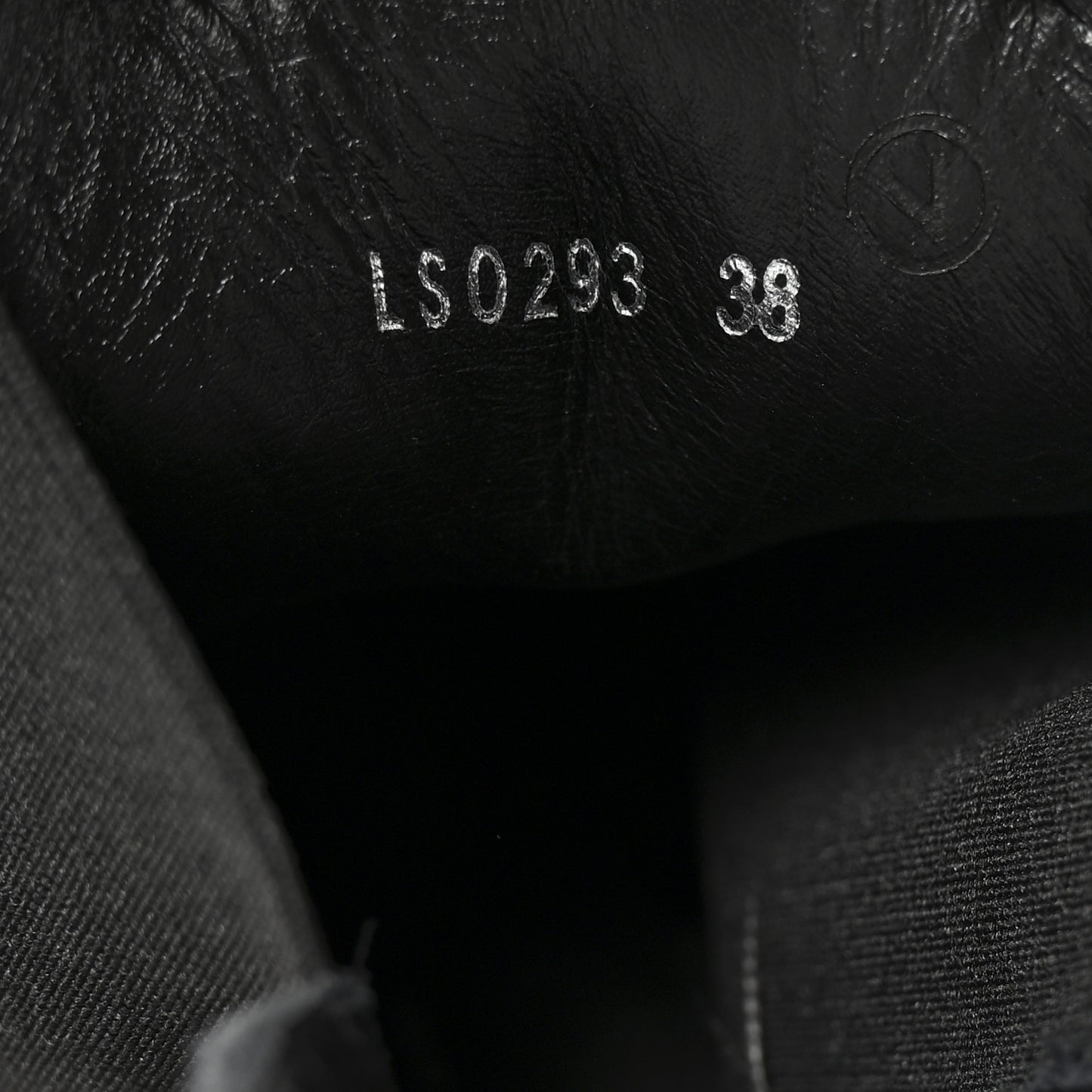 LV Suede Beaubourge Ankle Boot 38 Black