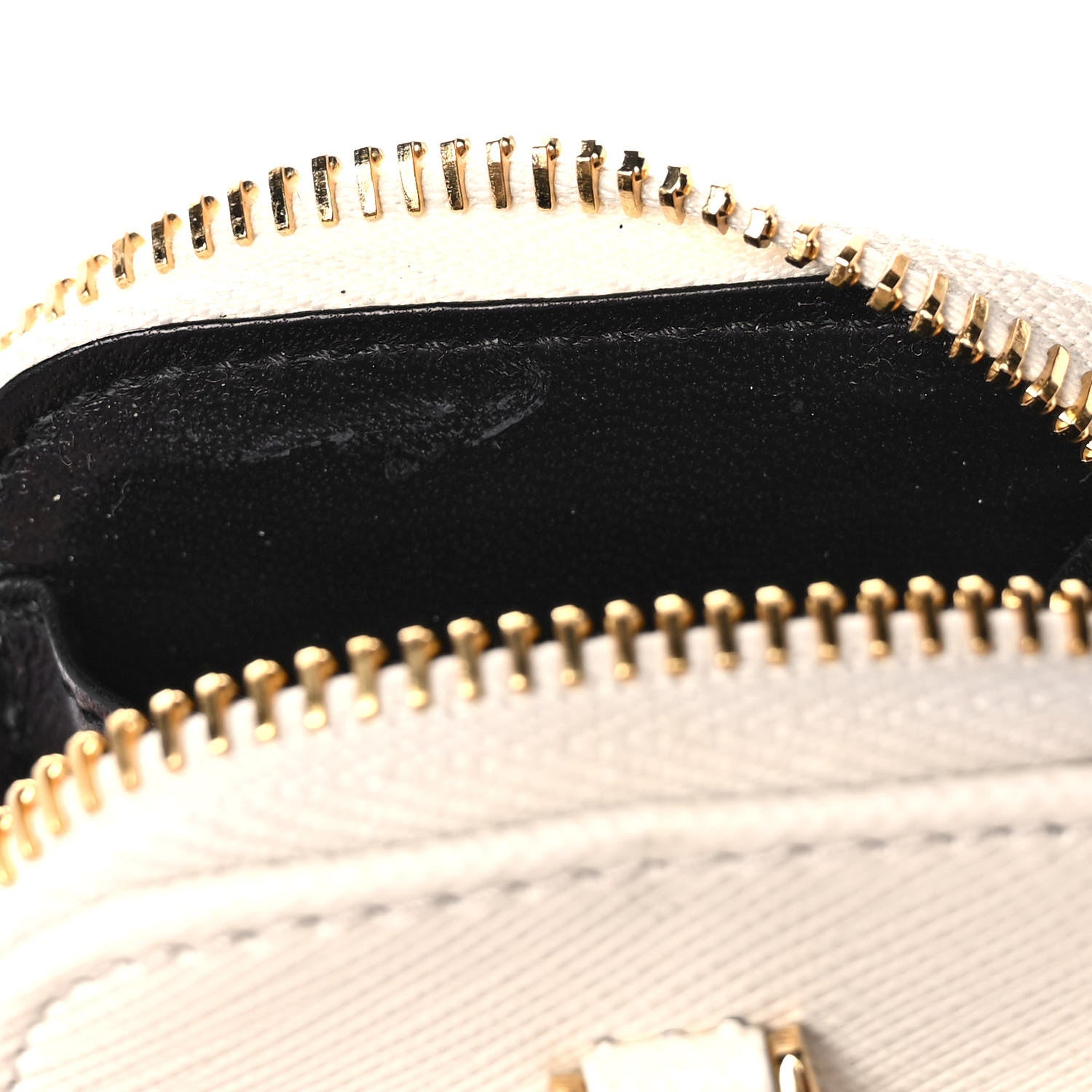 Prada Saffiano Re-Edition 2005 Shoulder Bag White 14 of 19
