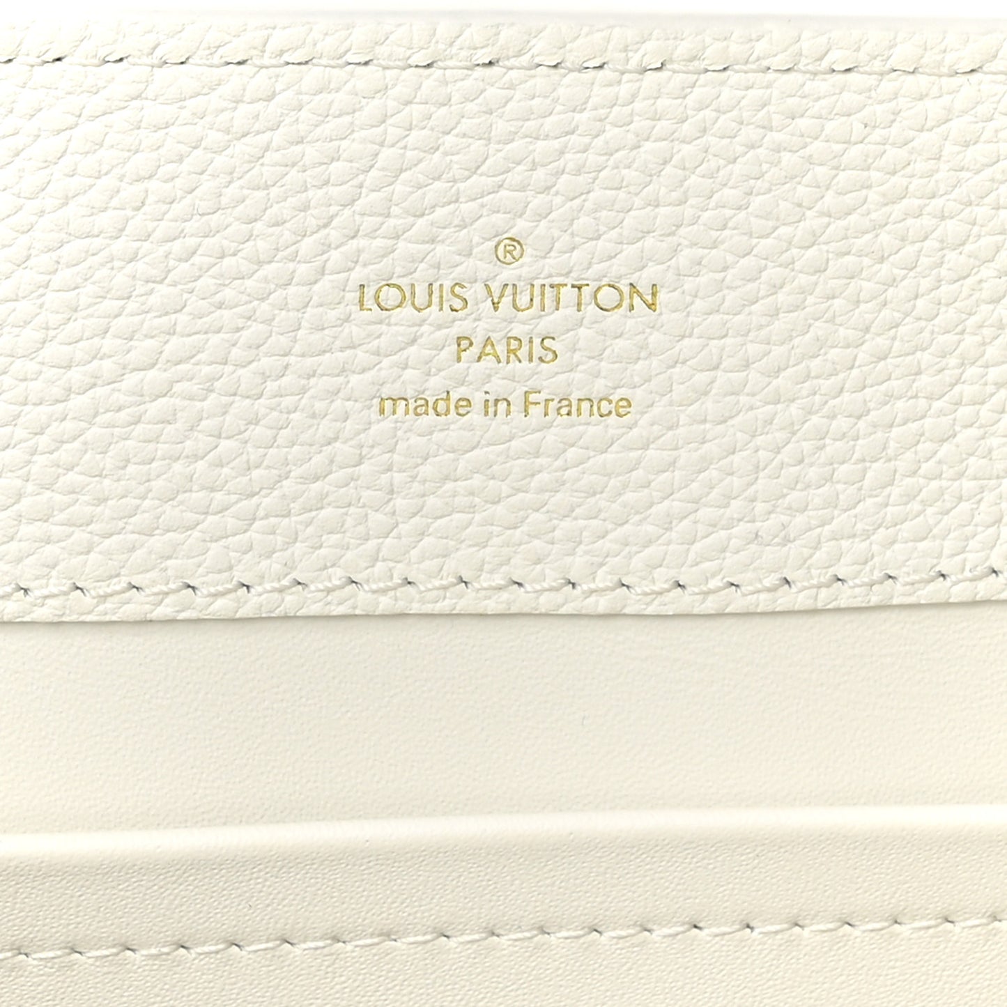 Taurillon Capucines East West MM Optic White