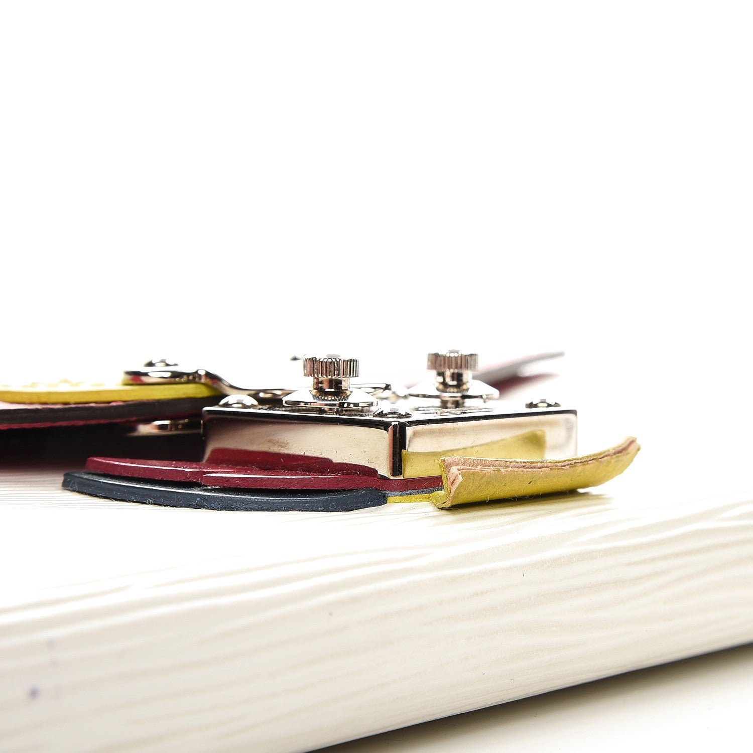 Louis Vuitton Epi Tribal Mask Sarah Wallet Pivoine 6 of 10