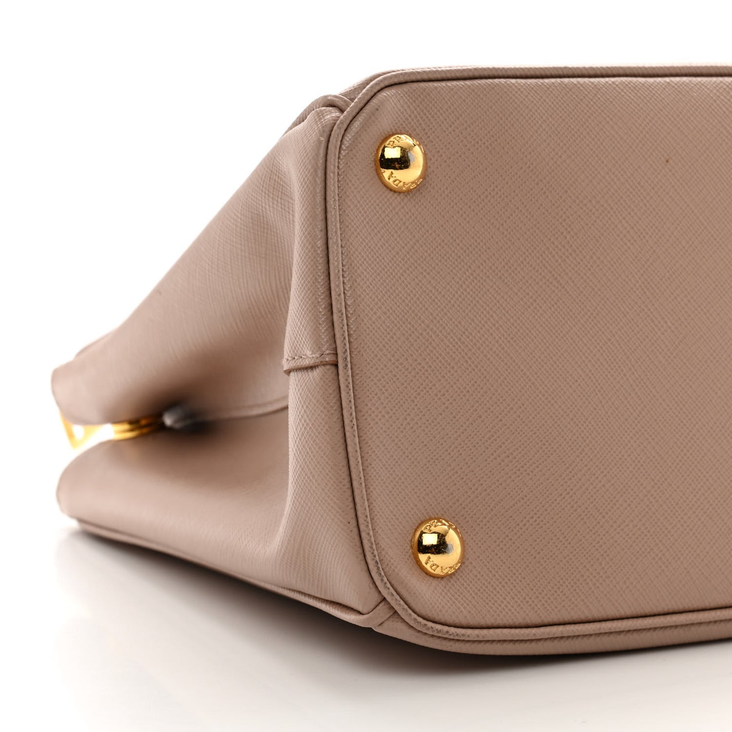 Saffiano Medium Galleria Double Zip Tote Cammeo