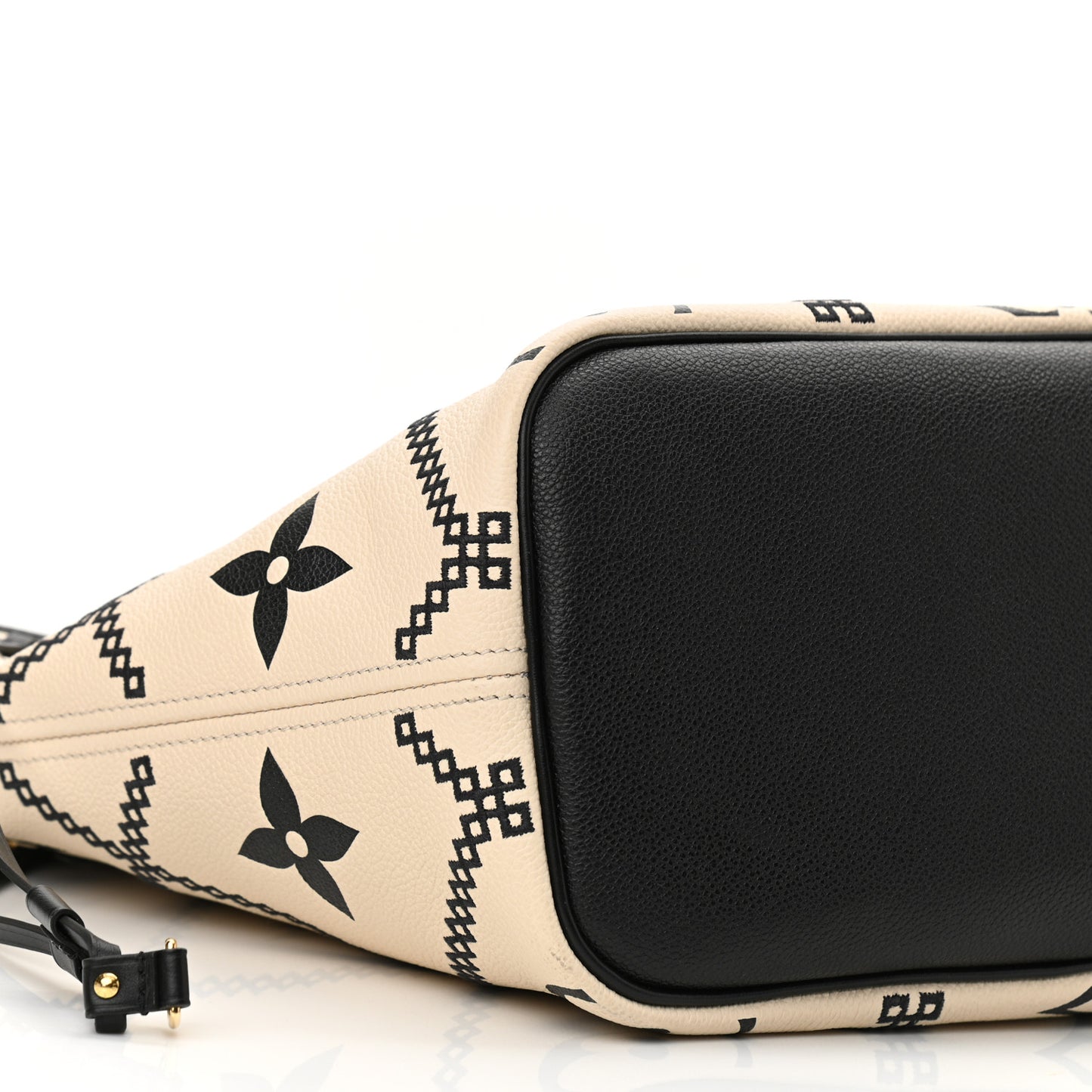 Empreinte Monogram Giant Broderies Neverfull MM Cream Black