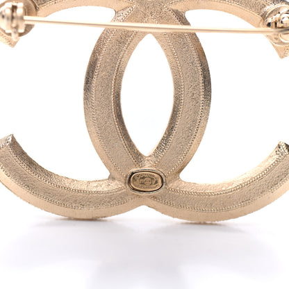 Chanel Pearl CC Brooch Gold 4 of 5
