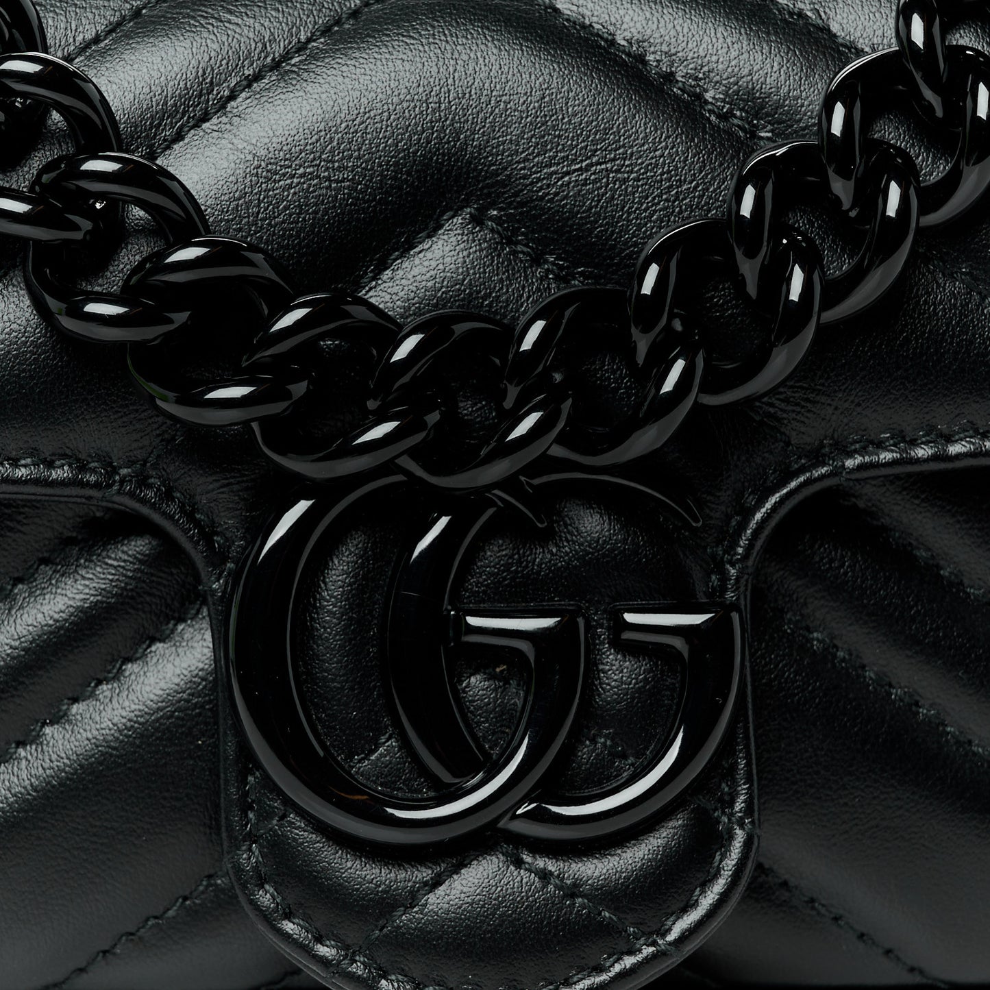 Calfskin Matelasse Monochrome GG Marmont Chain Belt Bag Black
