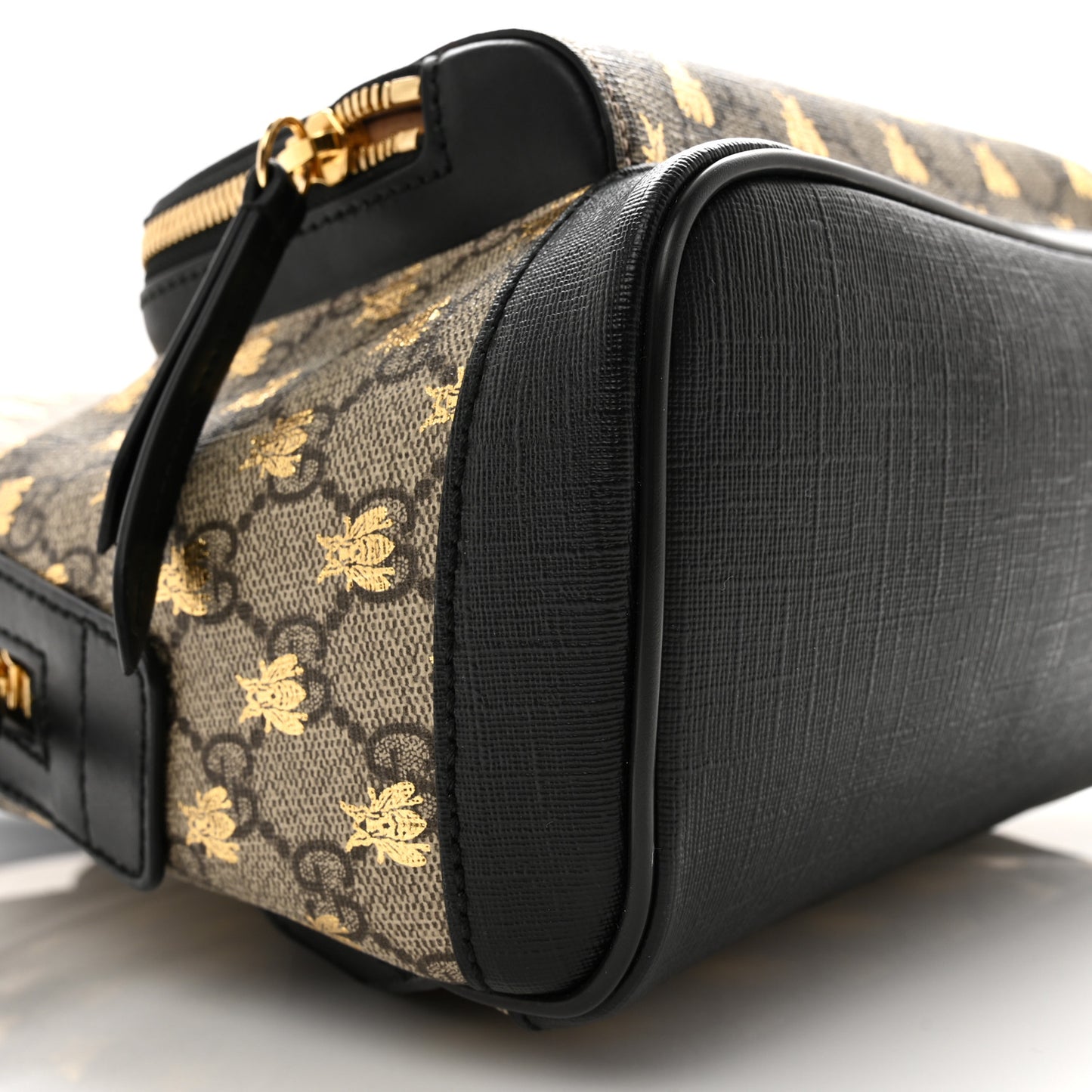 GG Supreme Monogram Bees Print Small Day Backpack Beige Oro Black