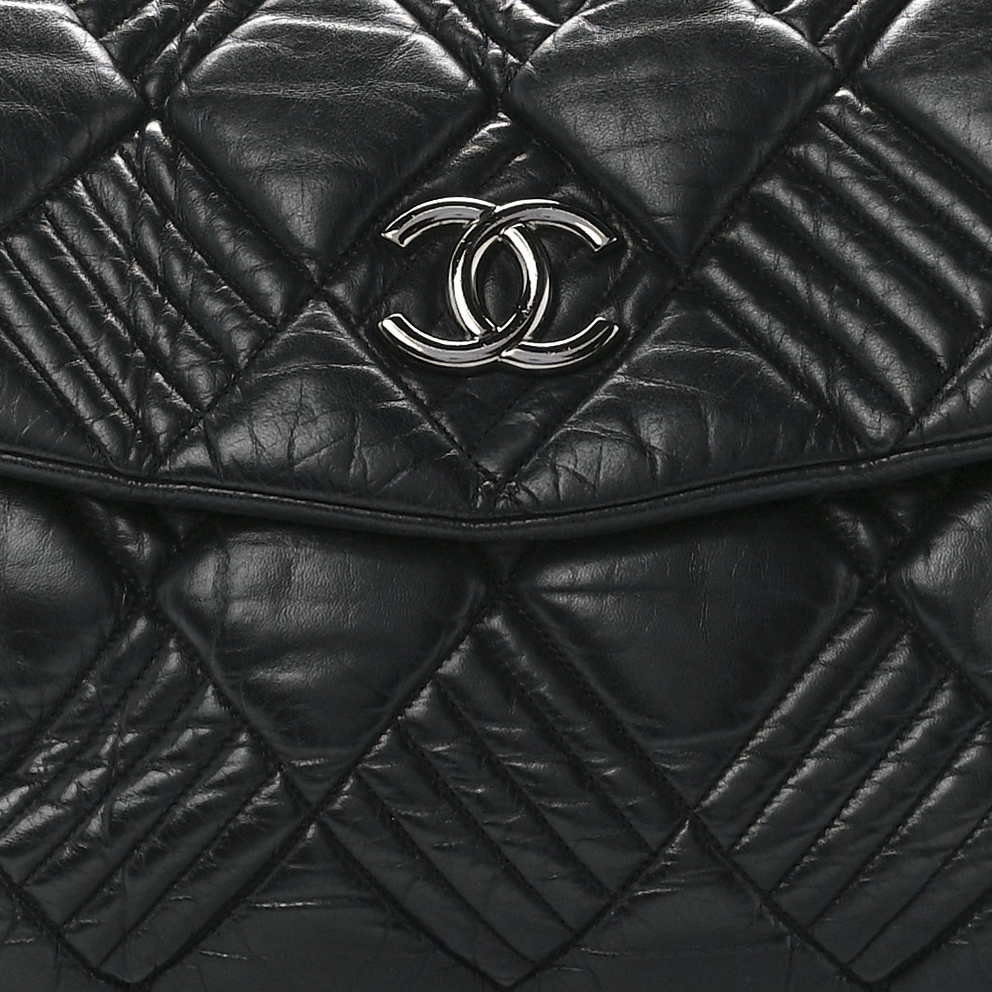 Lambskin In and Out XL Maxi Flap Black