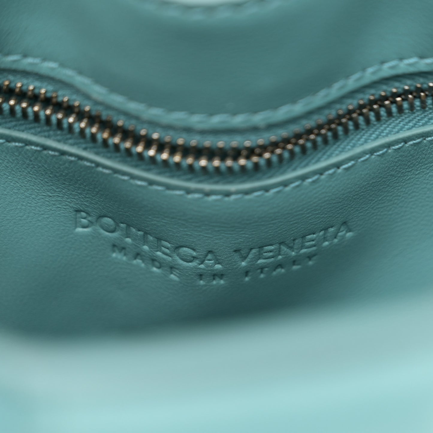 Nappa Maxi Intrecciato Padded Cassette Crossbody Bag Linoleum