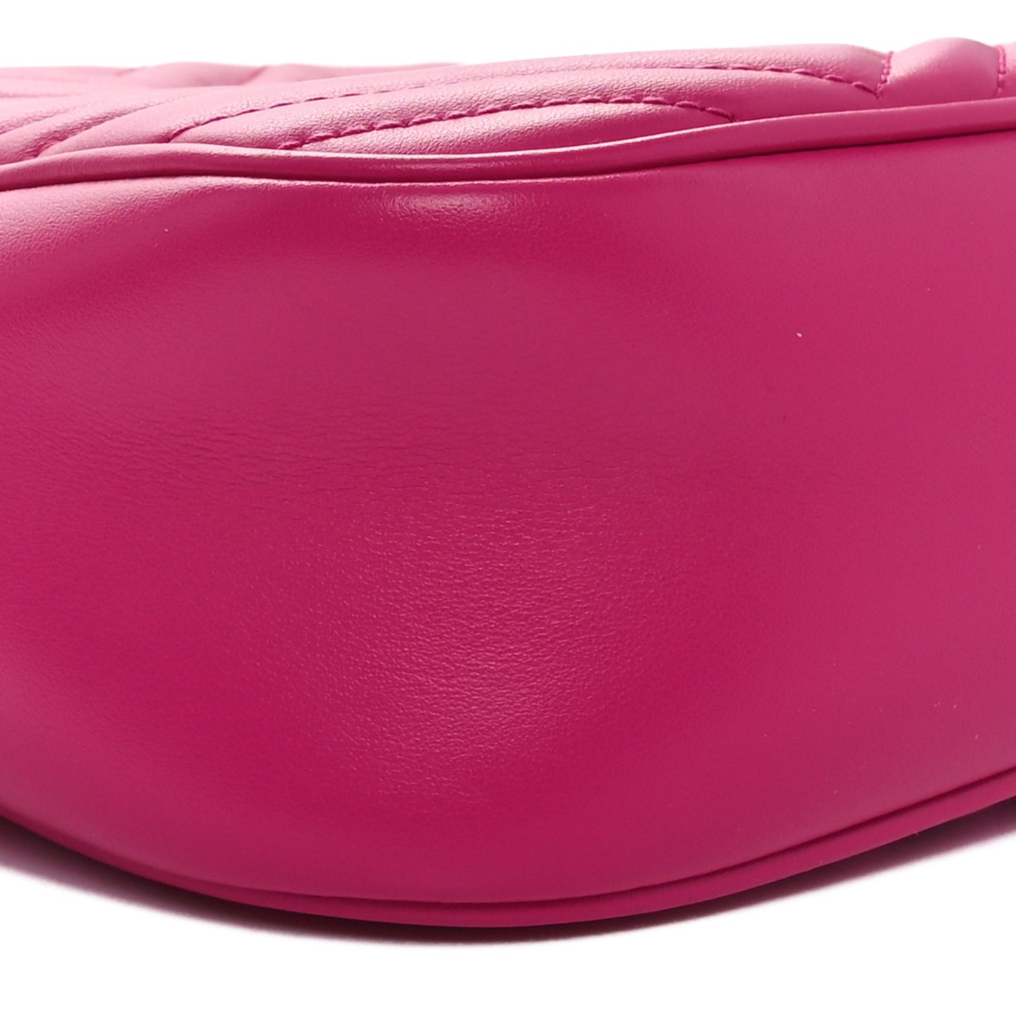 Calfskin Matelasse Monochrome Small GG Marmont Chain Shoulder Bag Classic Fuxia