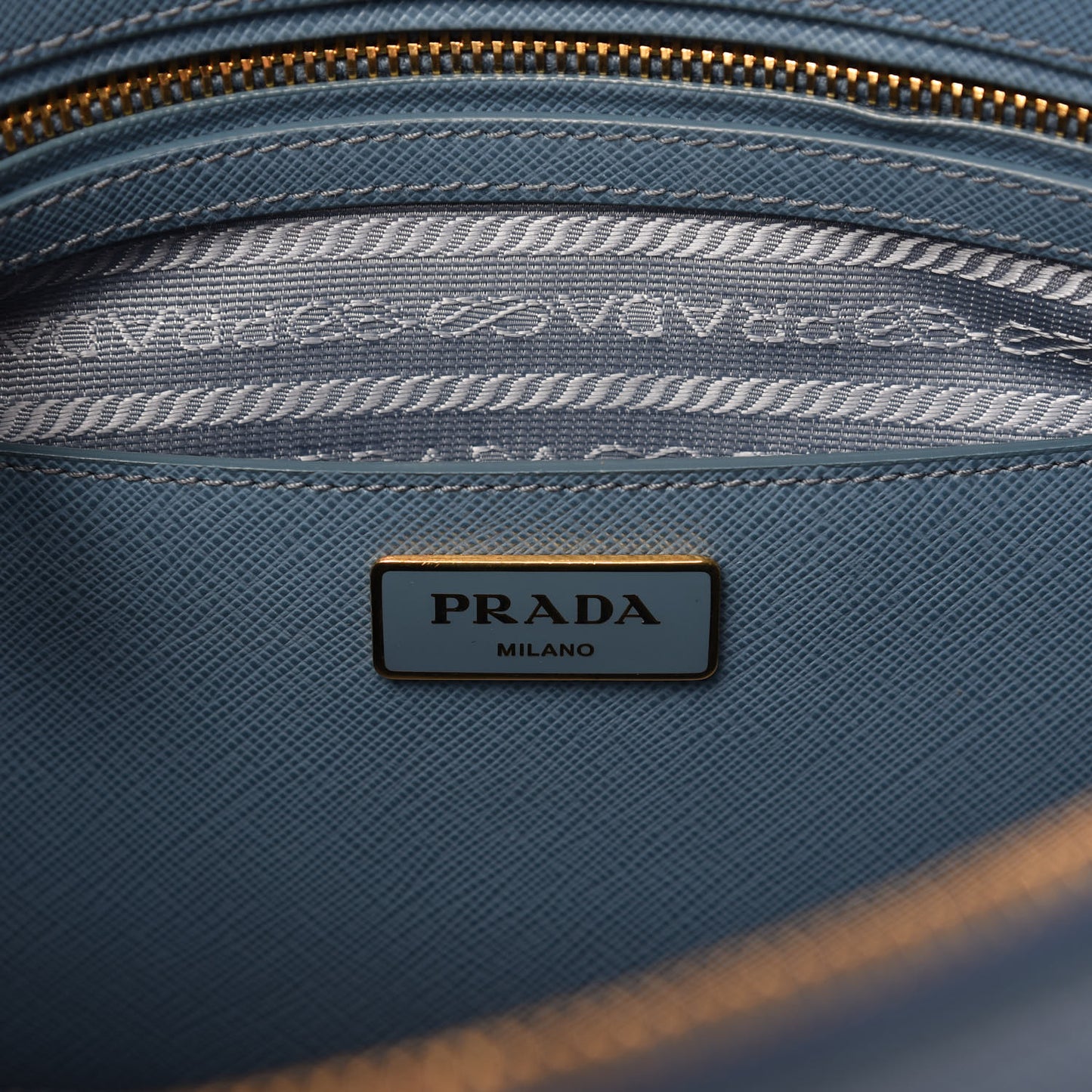 Saffiano Medium Galleria Double Zip Tote Aviazione