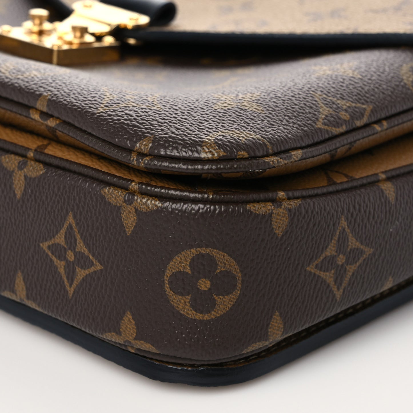 Reverse Monogram Pochette Metis