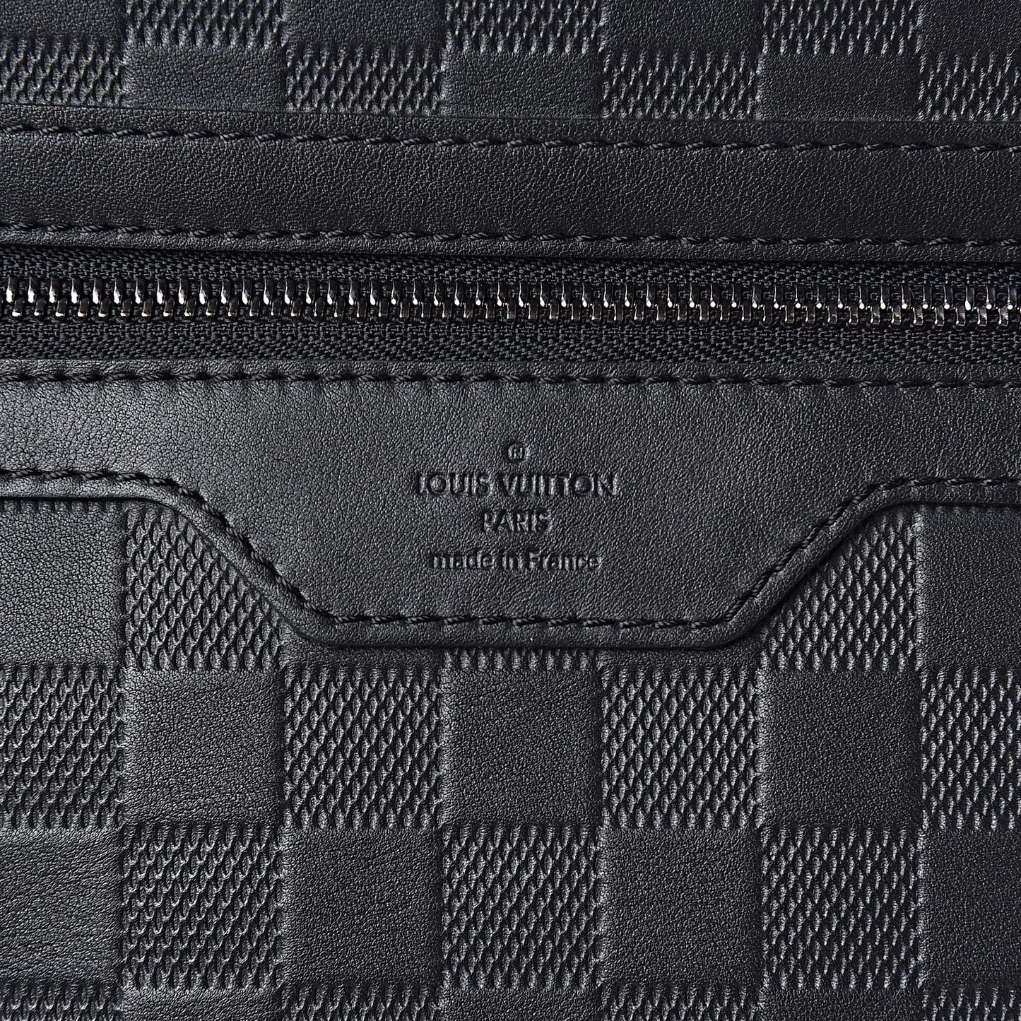 Damier Infini Calypso MM Black