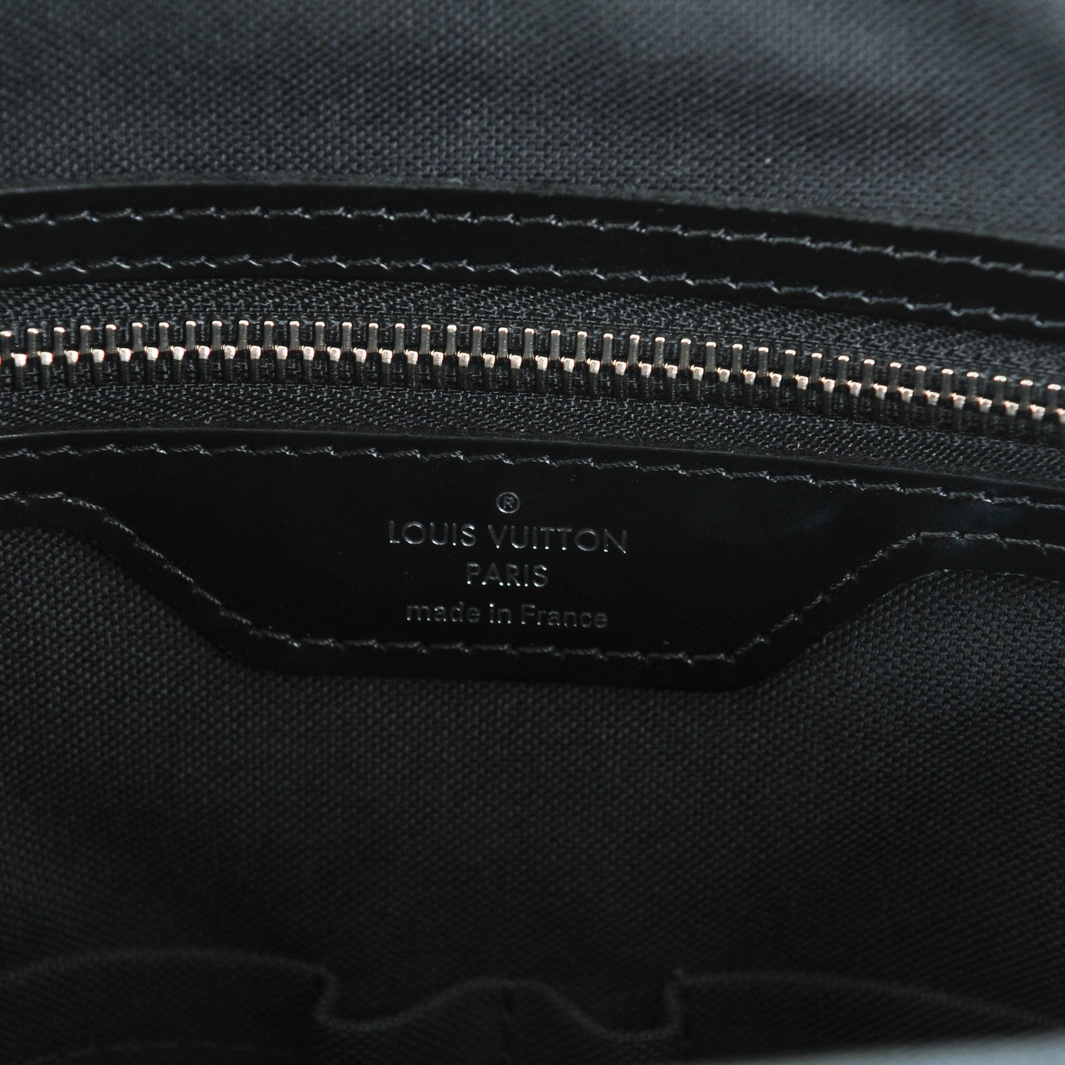 LOUIS VUITTON ショルダーバッグ ブラック Louis Vuitton Damier Graphite District GM 151871 – FASHIONPHILE