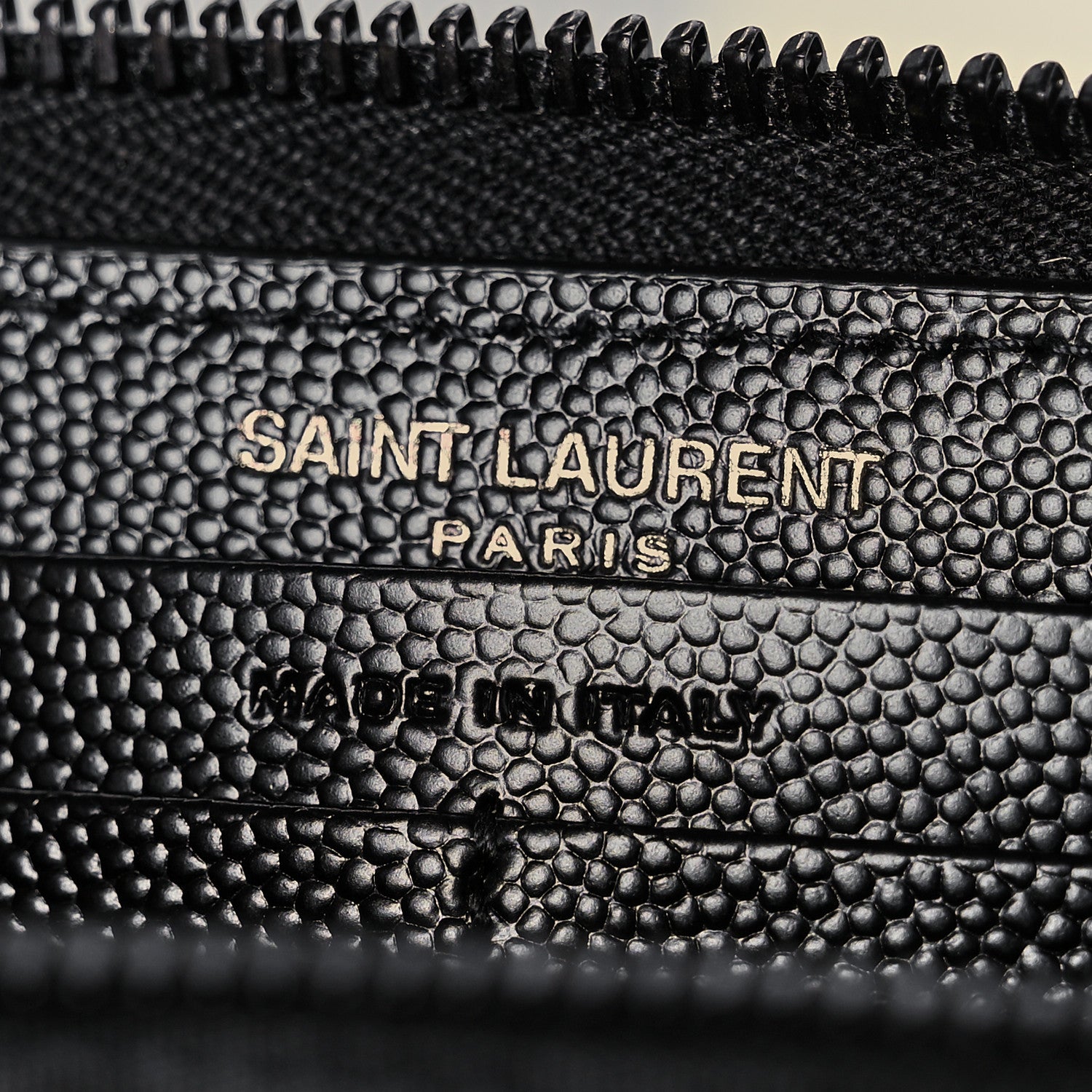 Saint Laurent Grain De Poudre Matelasse Chevron Monogram Monochrome Zip Around Wallet Black 6 of 9