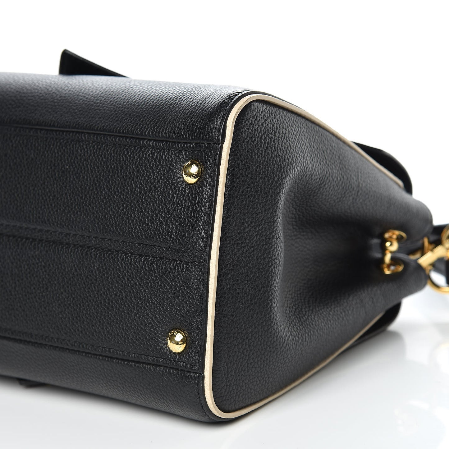 Monogram Double V Black