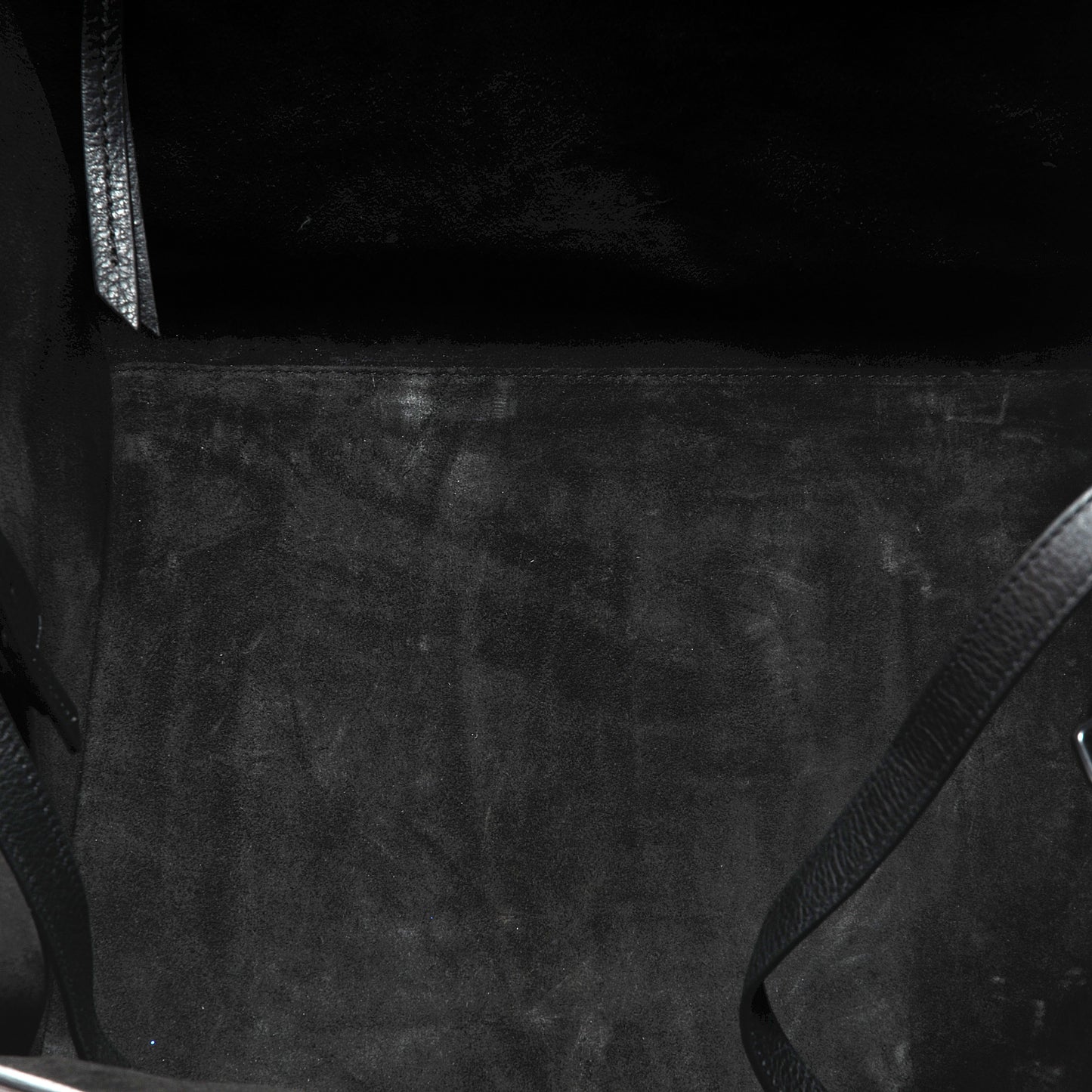 Calfskin Medium Phantom Luggage Black