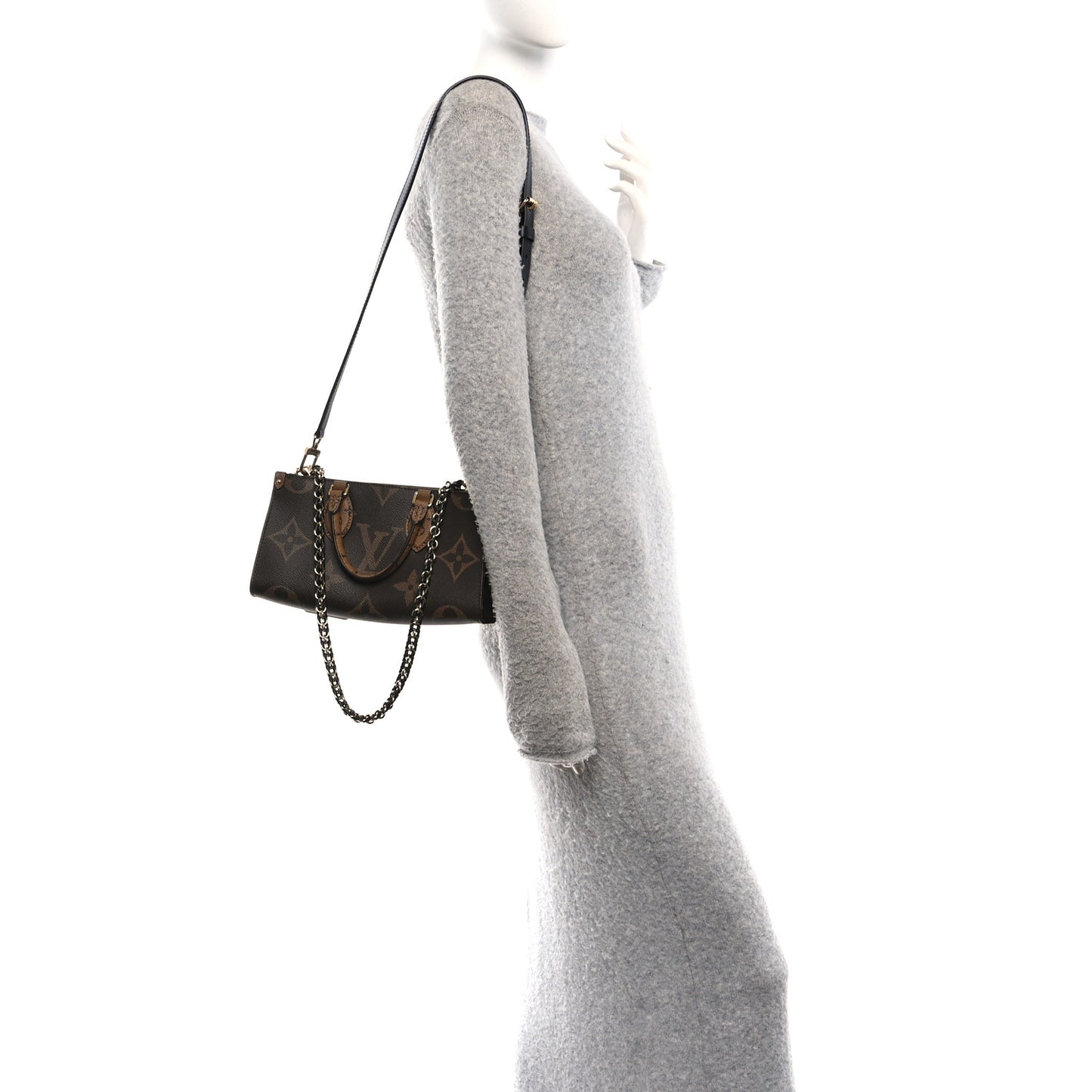 Reverse Monogram Giant OnTheGo East West Chain