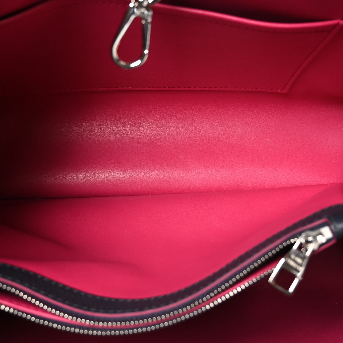 Taurillon Capucines MM Cobalt Fuchsia