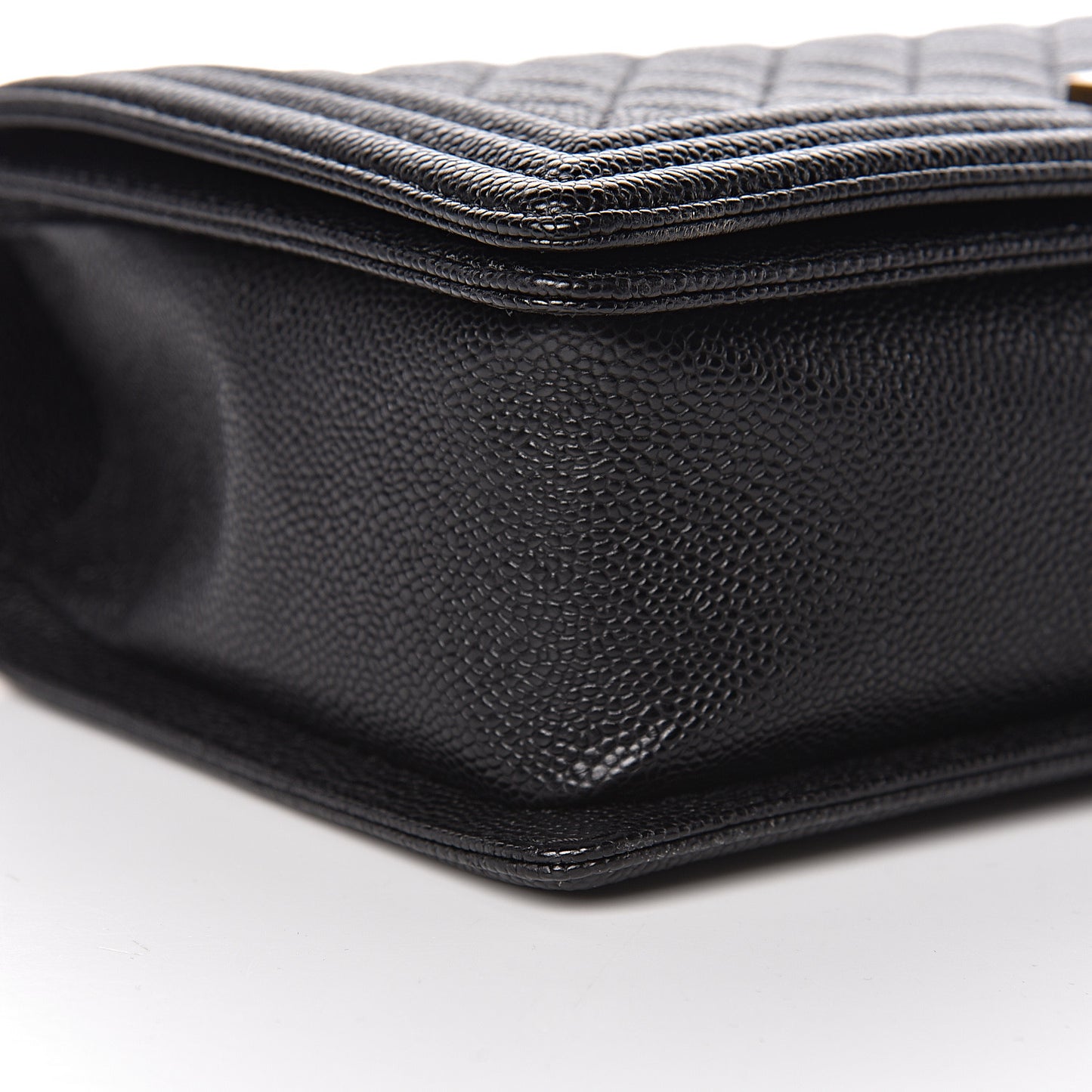 Caviar Quilted New Medium Boy Flap Black