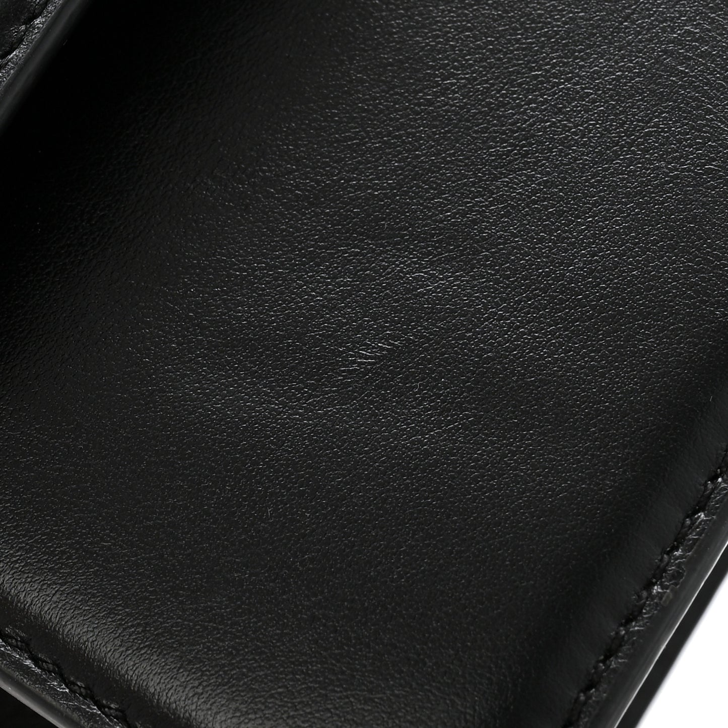 Smooth Calfskin Le Chiquito Moyen Black