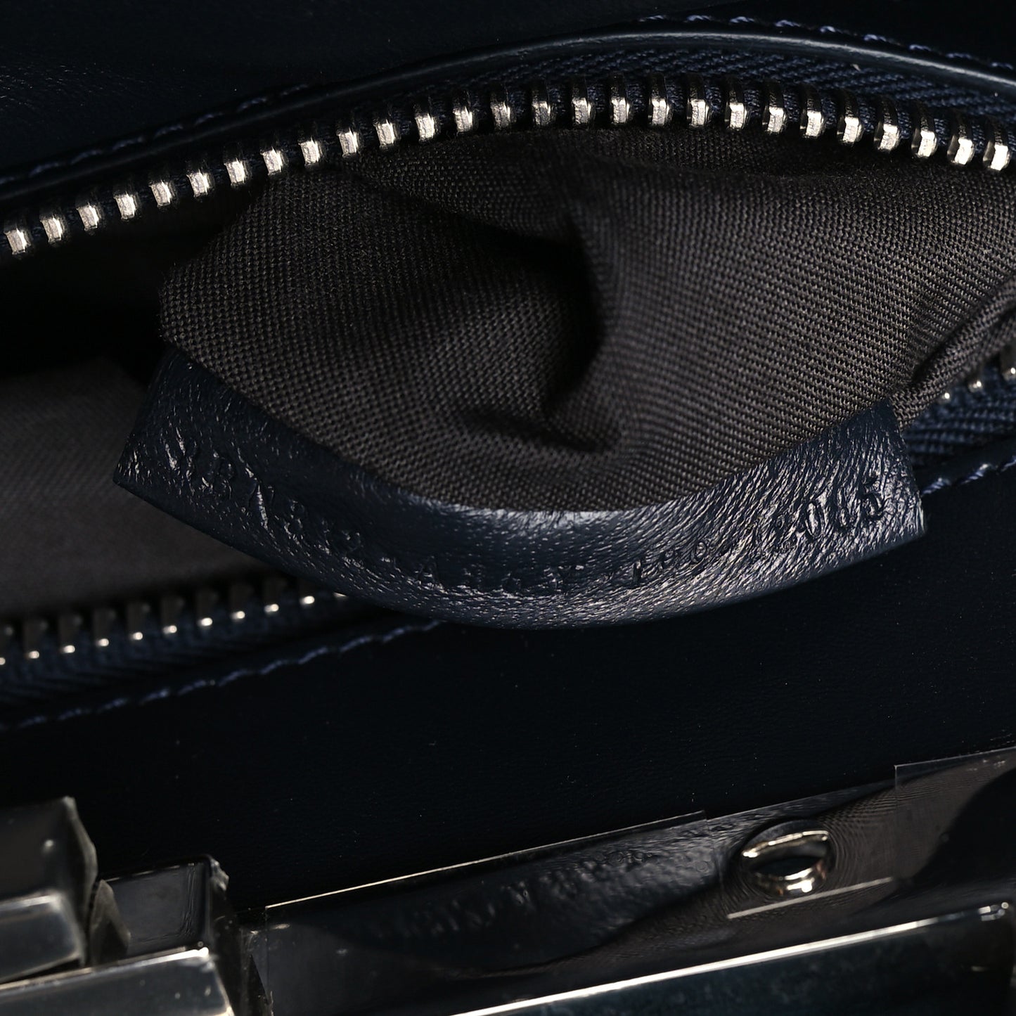 Chamois Karung Shiny Nappa Medium 3 Pocket Peekaboo Iconic Satchel Cobalto Petrolio