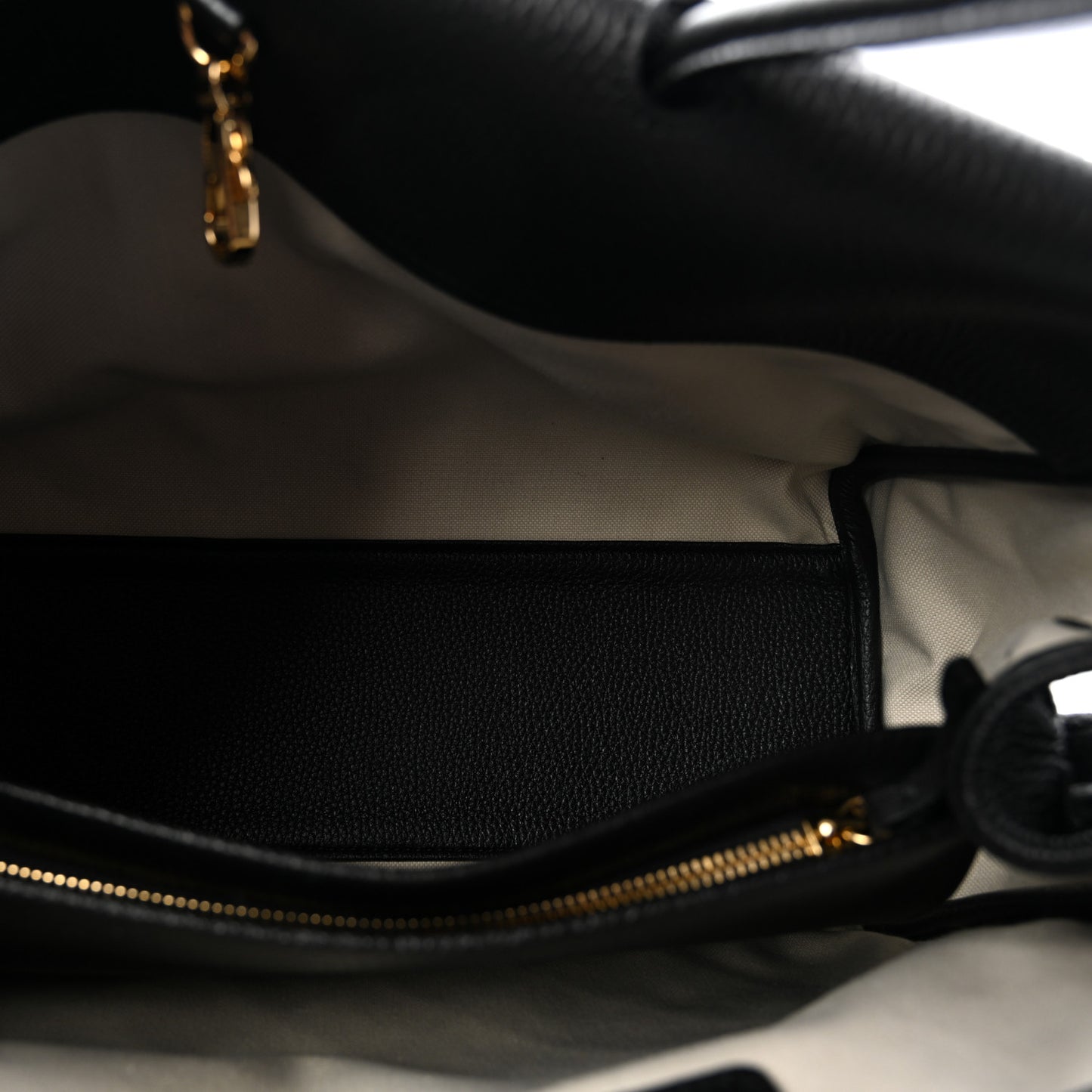 Grained Calfskin Stitched Urban Essentials Large Shopping Bag Black