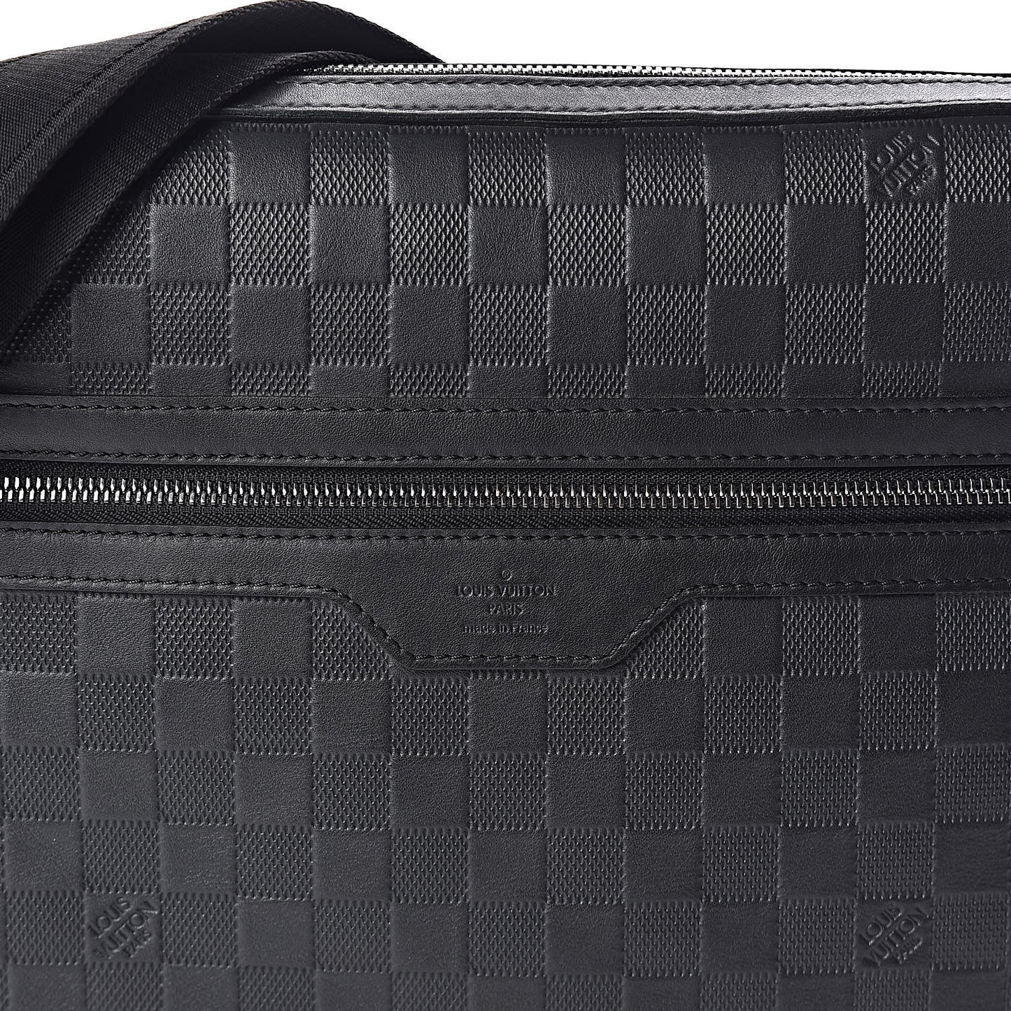 Damier Infini Calypso MM Black