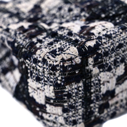 Chanel Tweed Quilted Flap Navy White 24 of 27