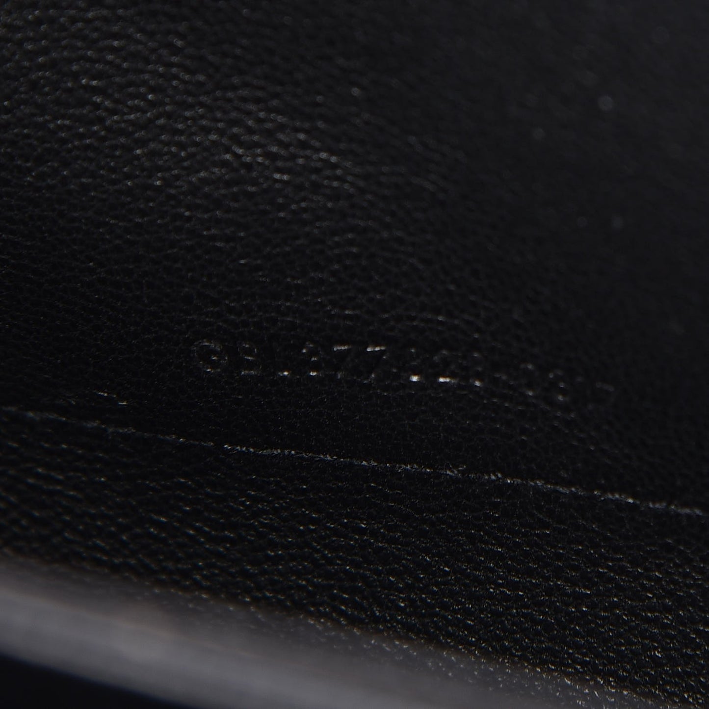 Grain De Poudre Matelasse Chevron Medium Monogram Chain Wallet Black