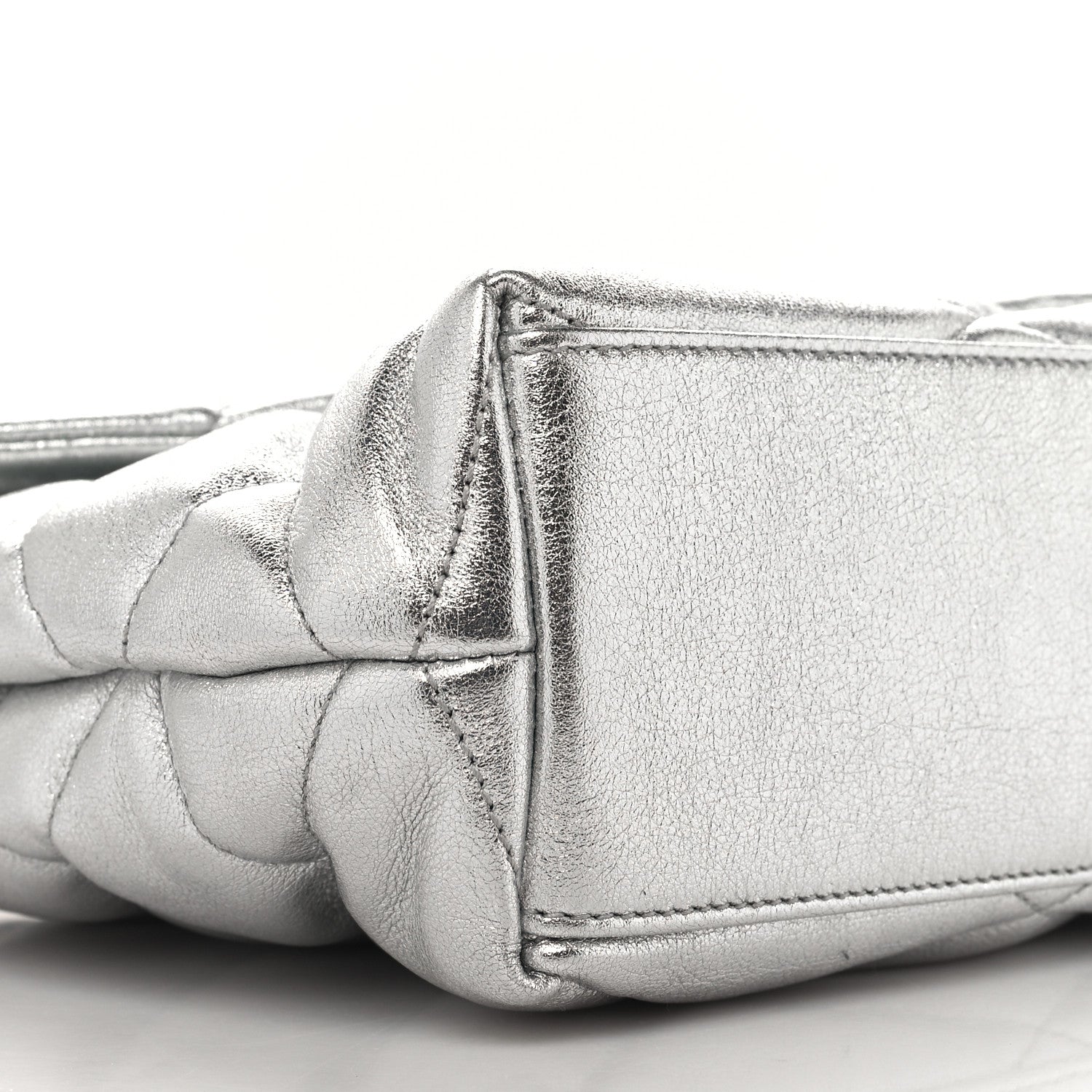 Saint Laurent Metallic Lambskin Quilted Sade Puffer Envelope Clutch Argento 9 of 10