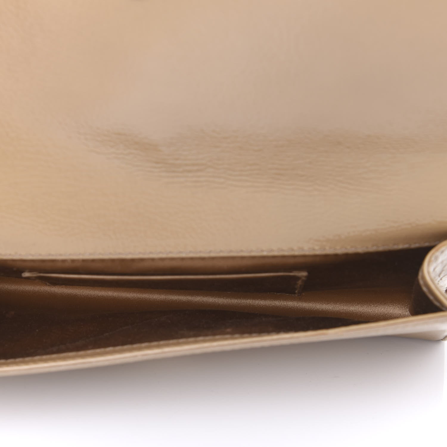 Saint Laurent Textured Patent Calfskin Monogram Large Belle De Jour Clutch Beige 5 of 9