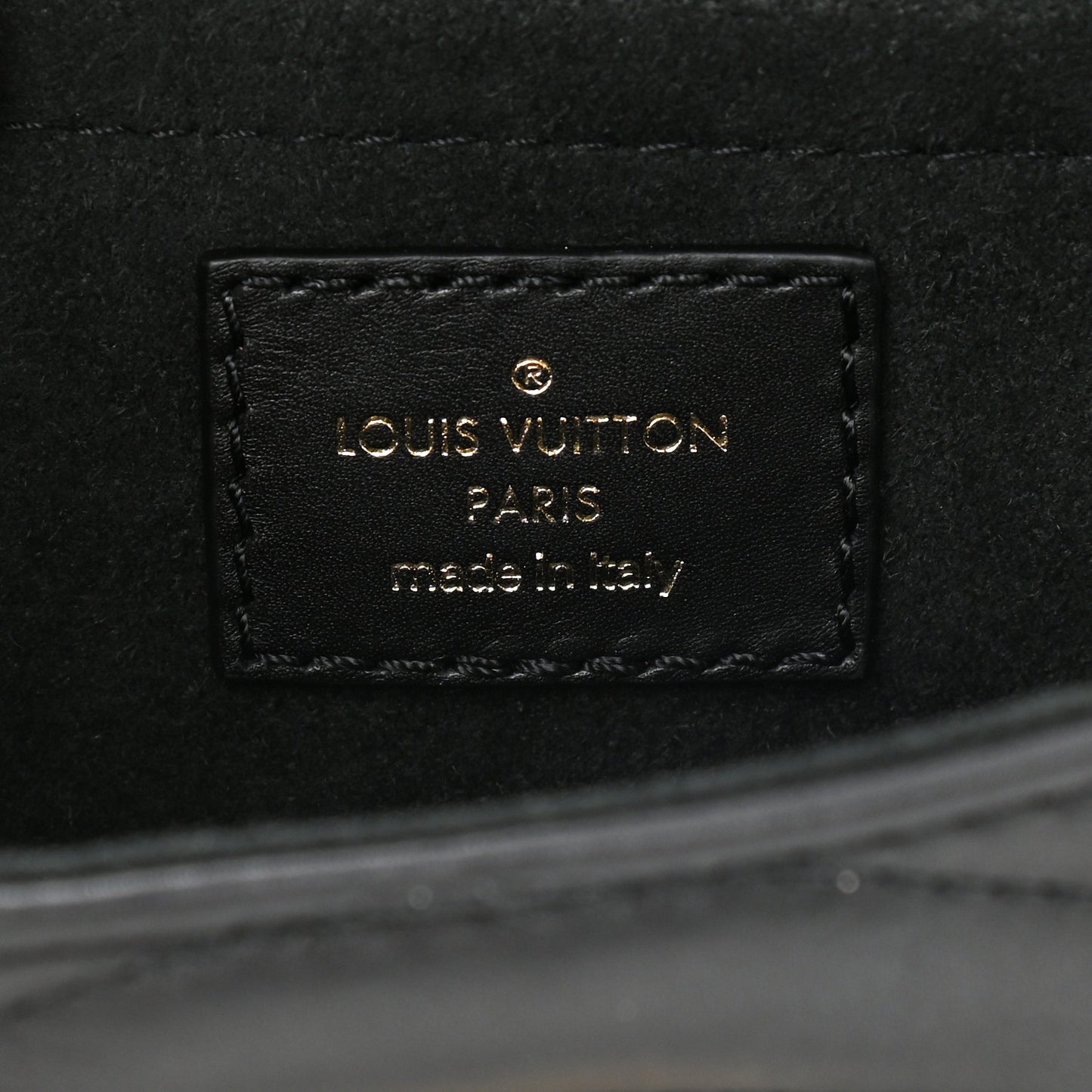 Calfskin New Wave Chain PM Black