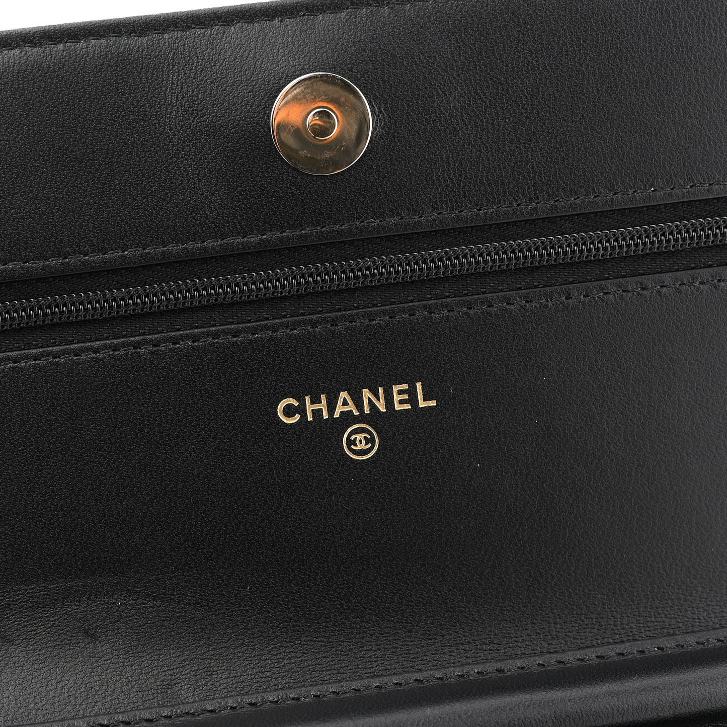 Lambskin Quilted Enamel CC Wallet On Chain WOC Black