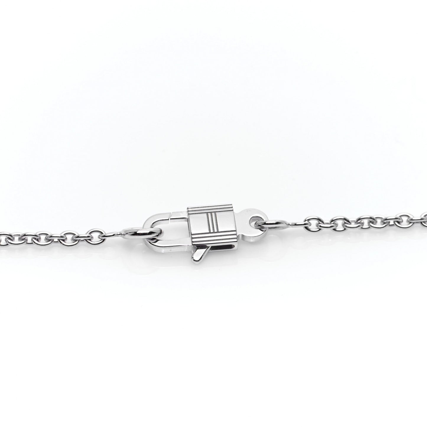 18K White Gold Diamond Amulettes Cadenas Pendant Necklace