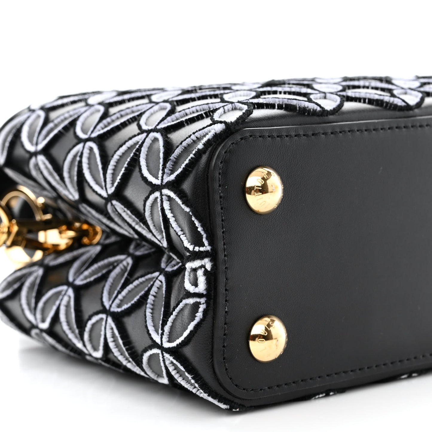 Tufted Lambskin Capucines BB Black