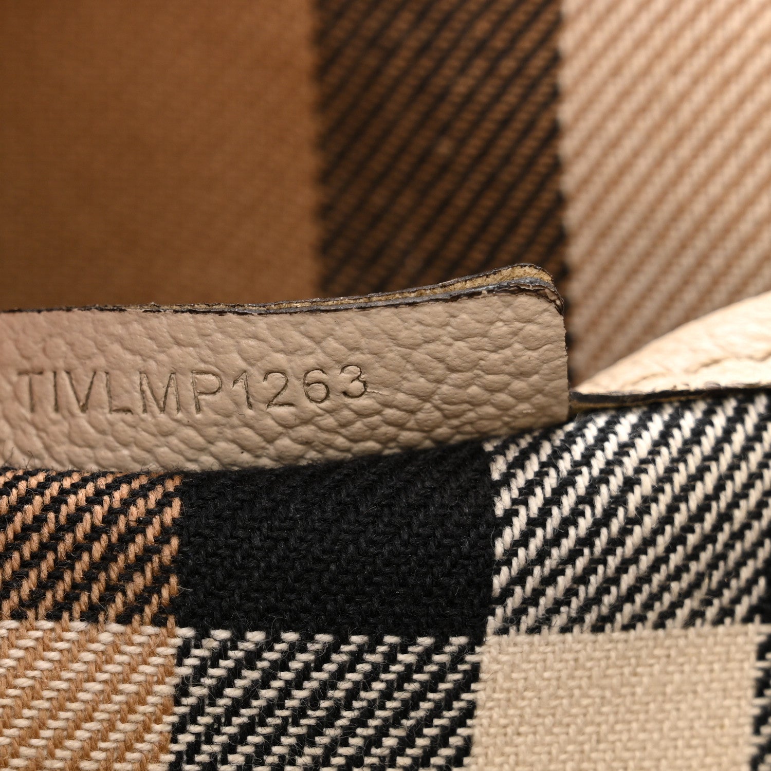 Burberry Soft Grain Calfskin Medium Buckle Tote Limestone 7 of 19