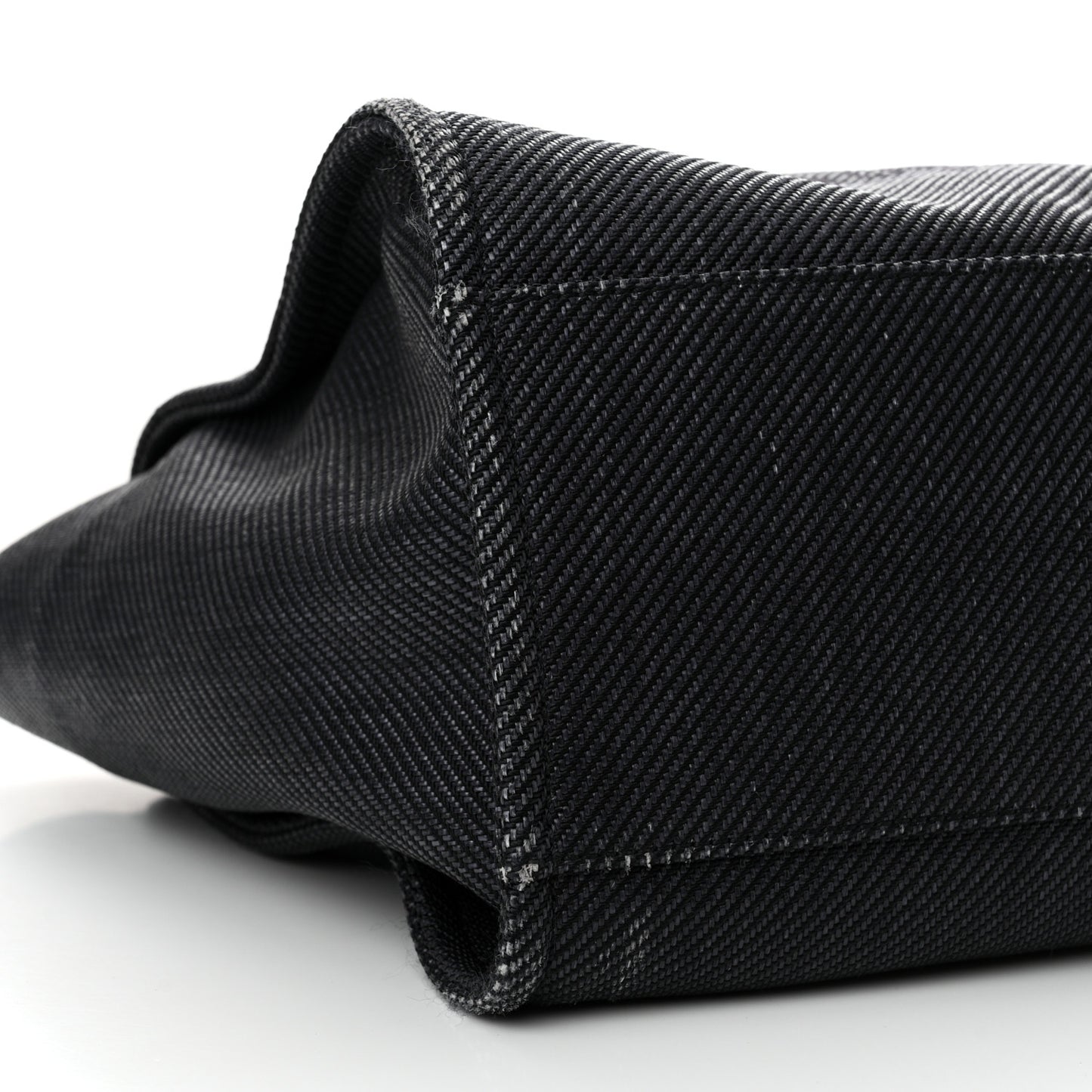 Mixed Fibers Calfskin Medium Deauville Black