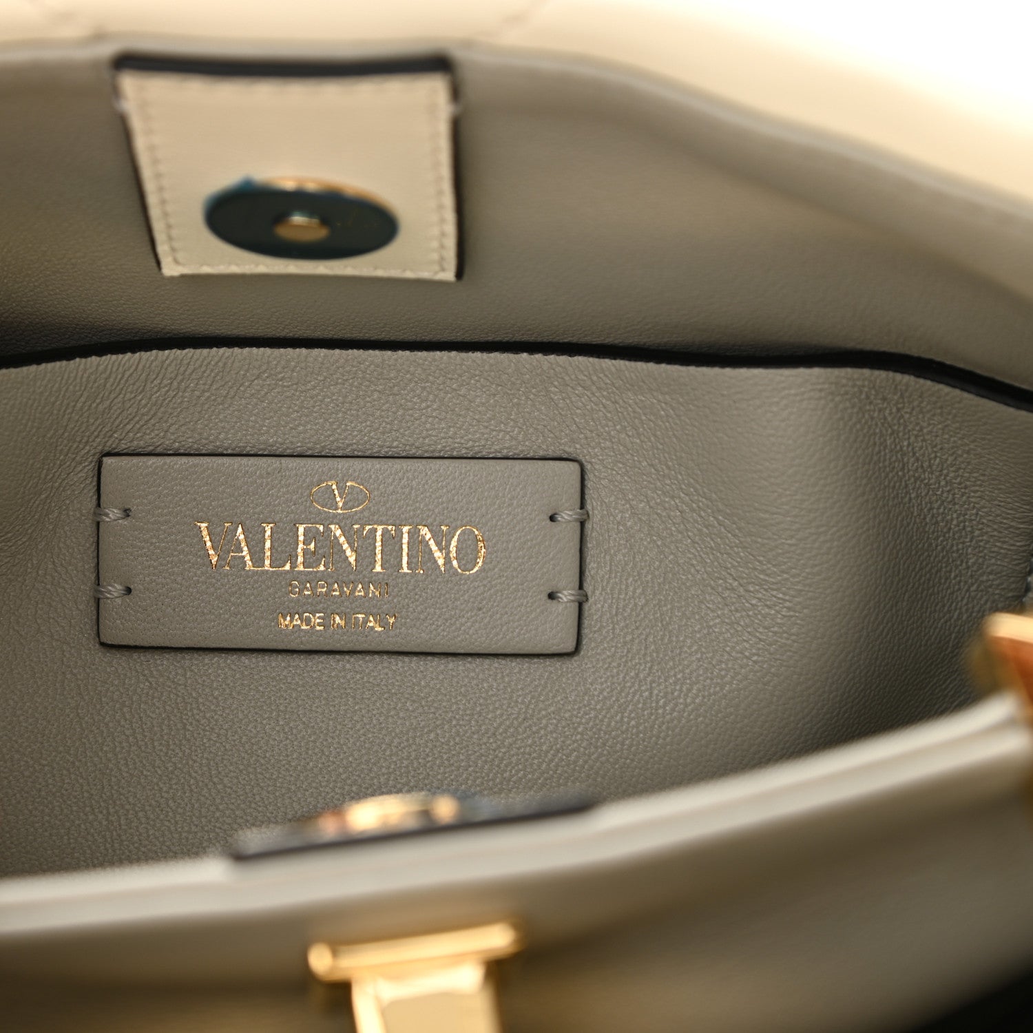 Valentino Garavani Nappa Enamel Small Roman Stud The Handle Bag Ivory 6 of 9