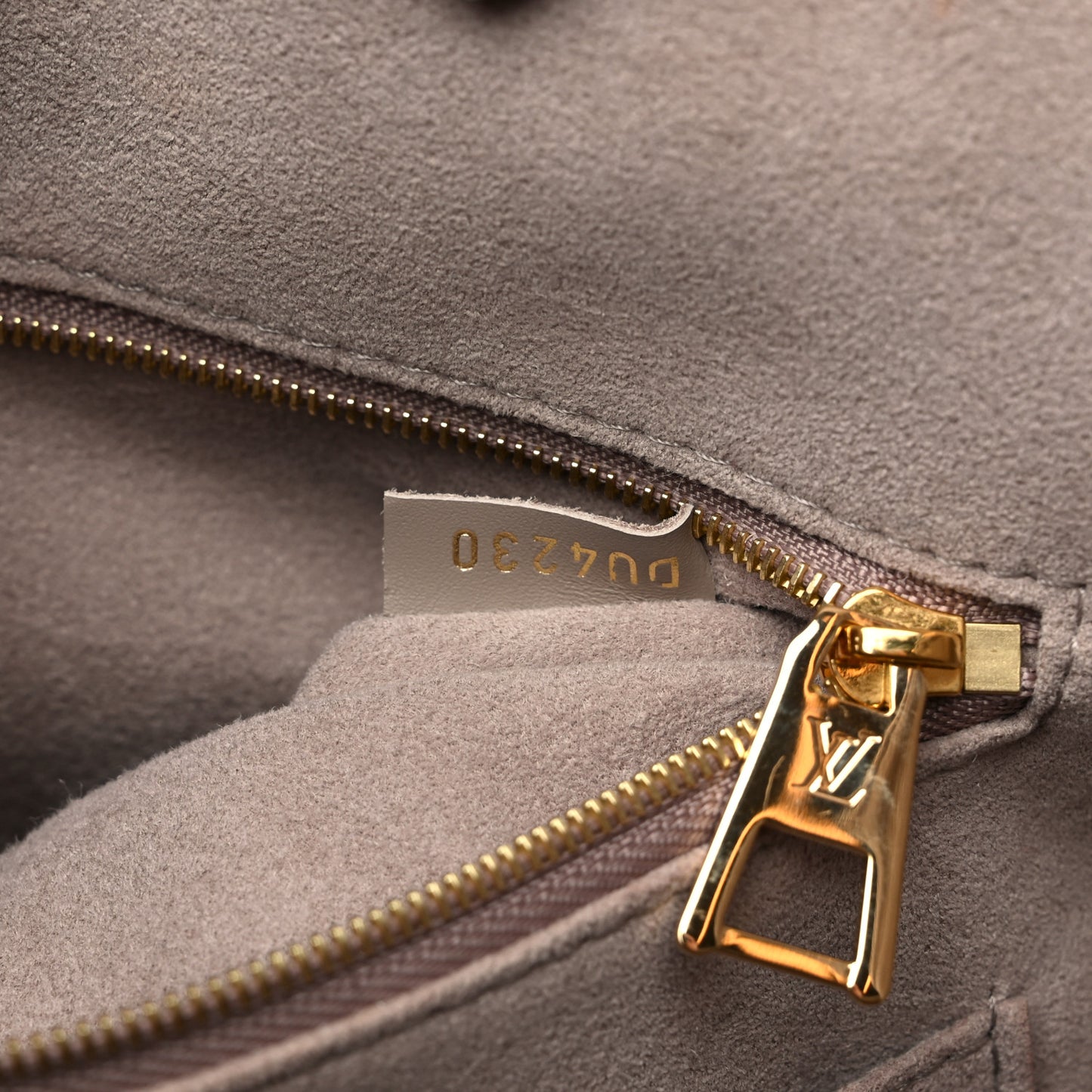 Empreinte Monogram Giant Onthego MM Tourterelle Creme