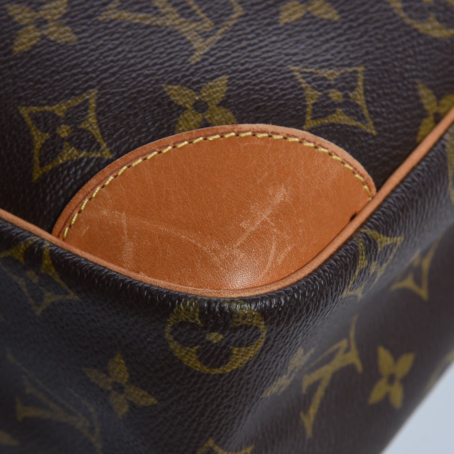 Louis Vuitton Monogram Danube GM 8 of 13