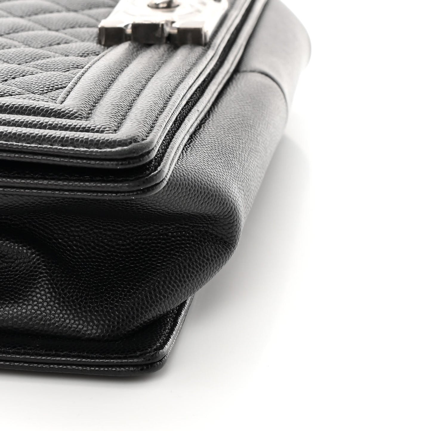 Caviar Quilted Large Boy Flap Black