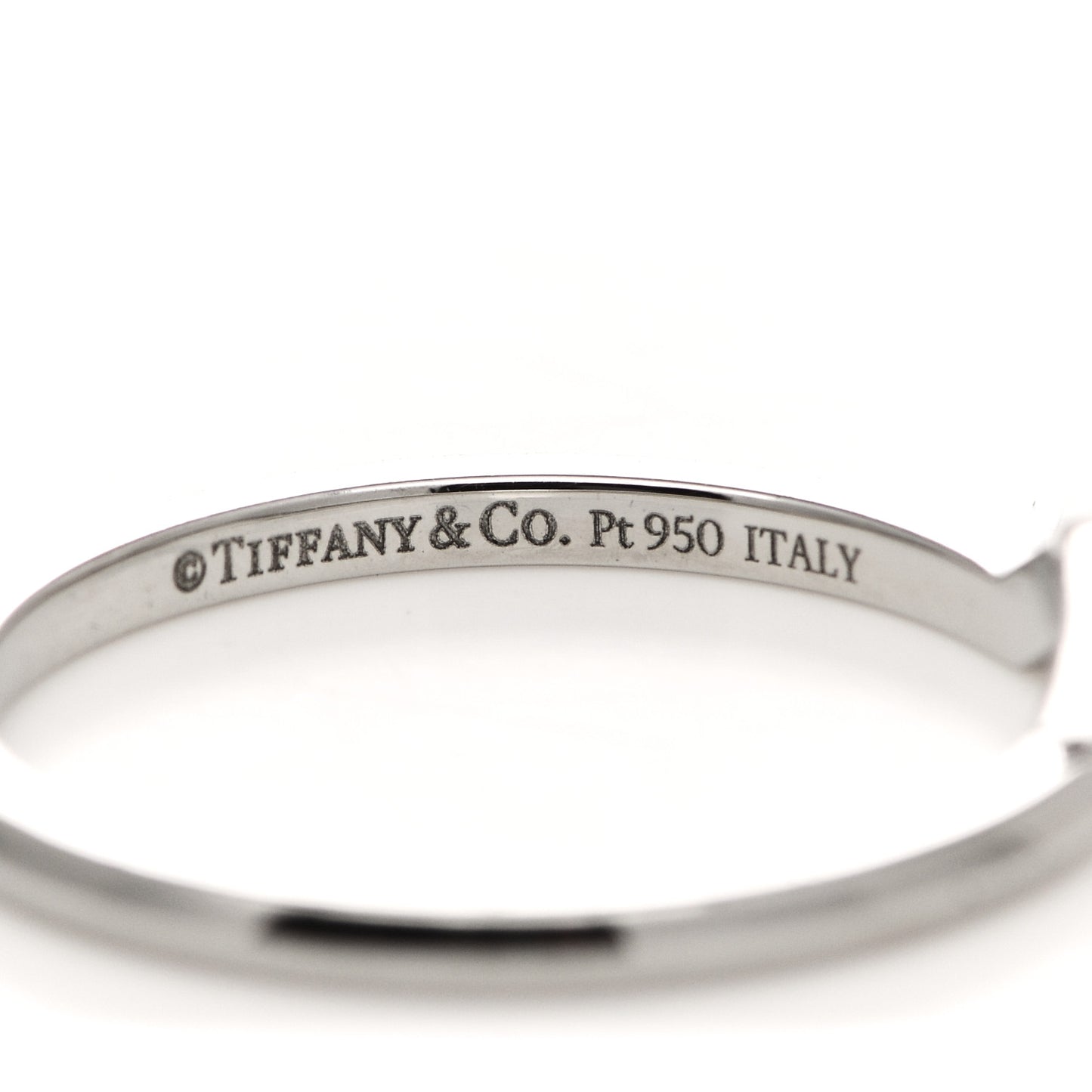 Platinum V Band Ring 52 6