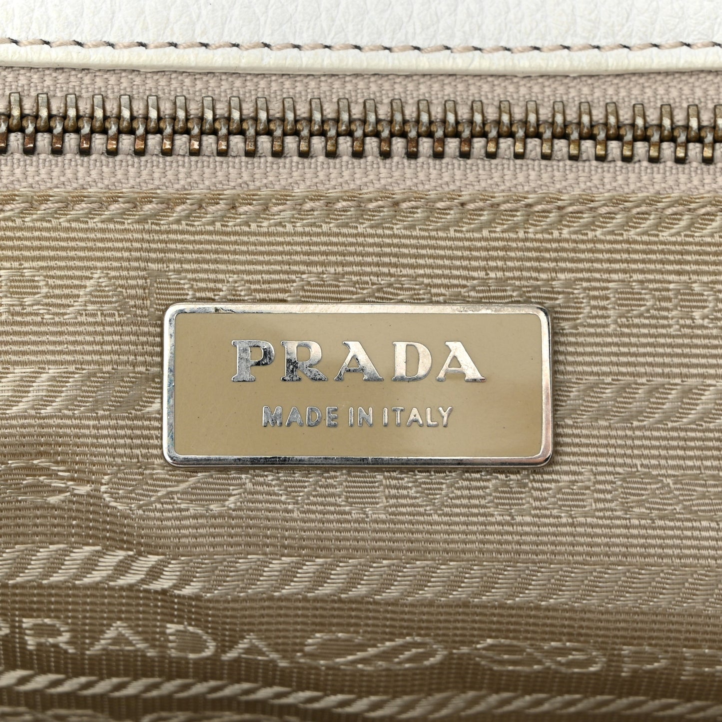 Vitello Daino Shoulder Bag White